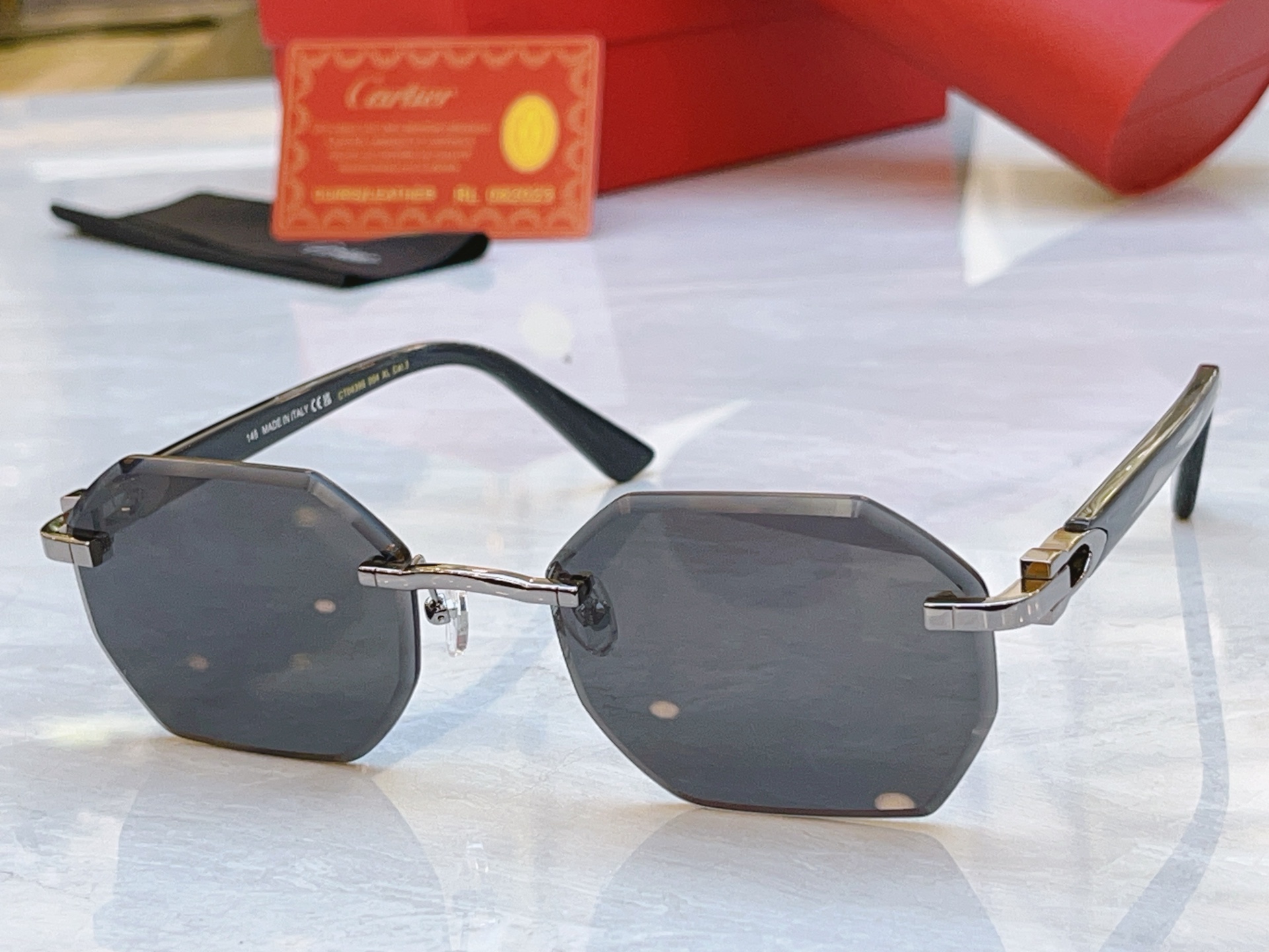 ，【CARTIE*】卡地*亚新款太阳镜，Mod:CT0493S，Size:57口21-145