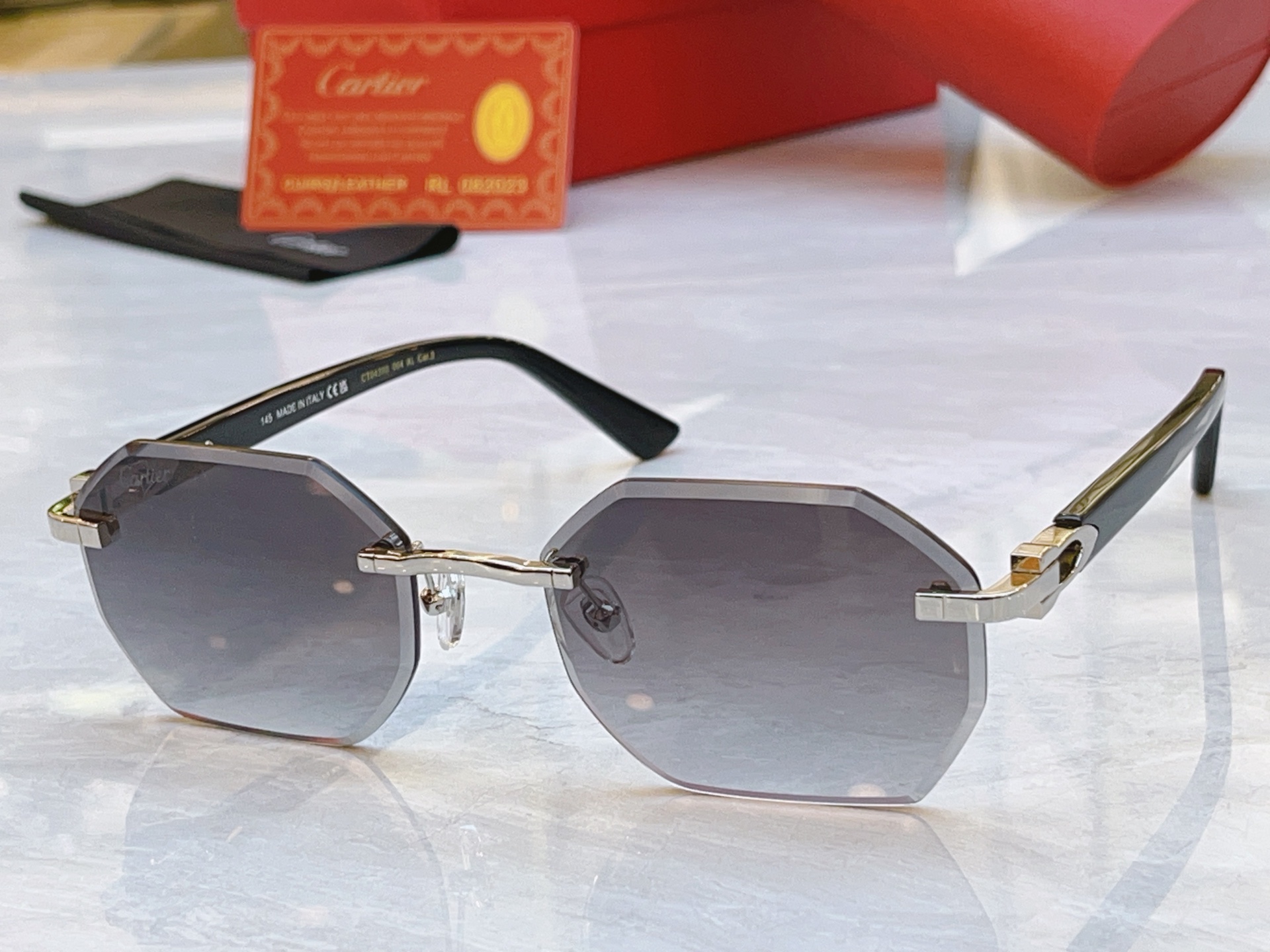 ，【CARTIE*】卡地*亚新款太阳镜，Mod:CT0493S，Size:57口21-145