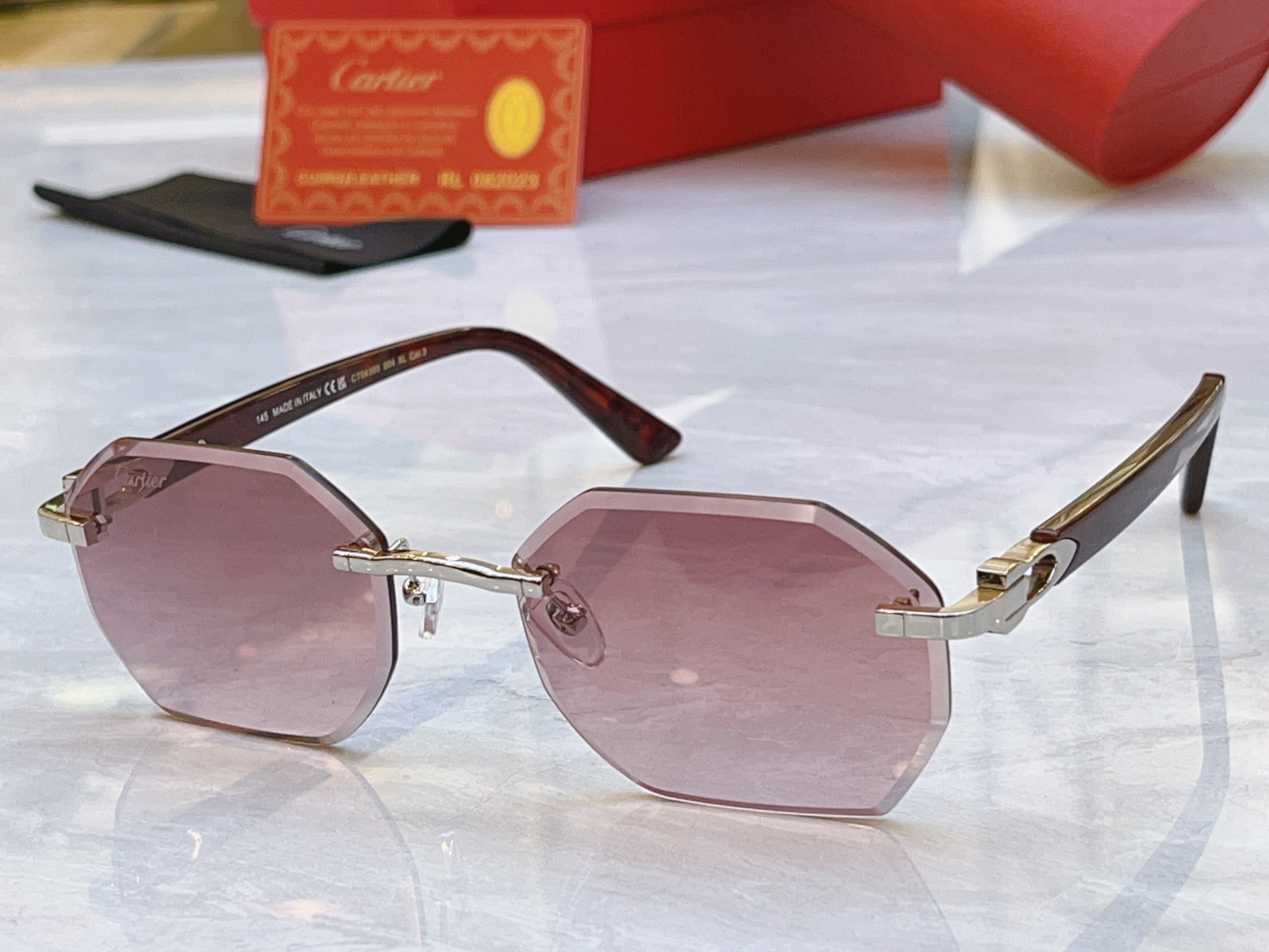 ，【CARTIE*】卡地*亚新款太阳镜，Mod:CT0493S，Size:57口21-145