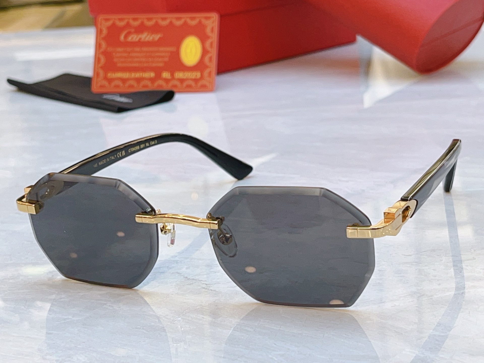 ，【CARTIE*】卡地*亚新款太阳镜，Mod:CT0493S，Size:57口21-145