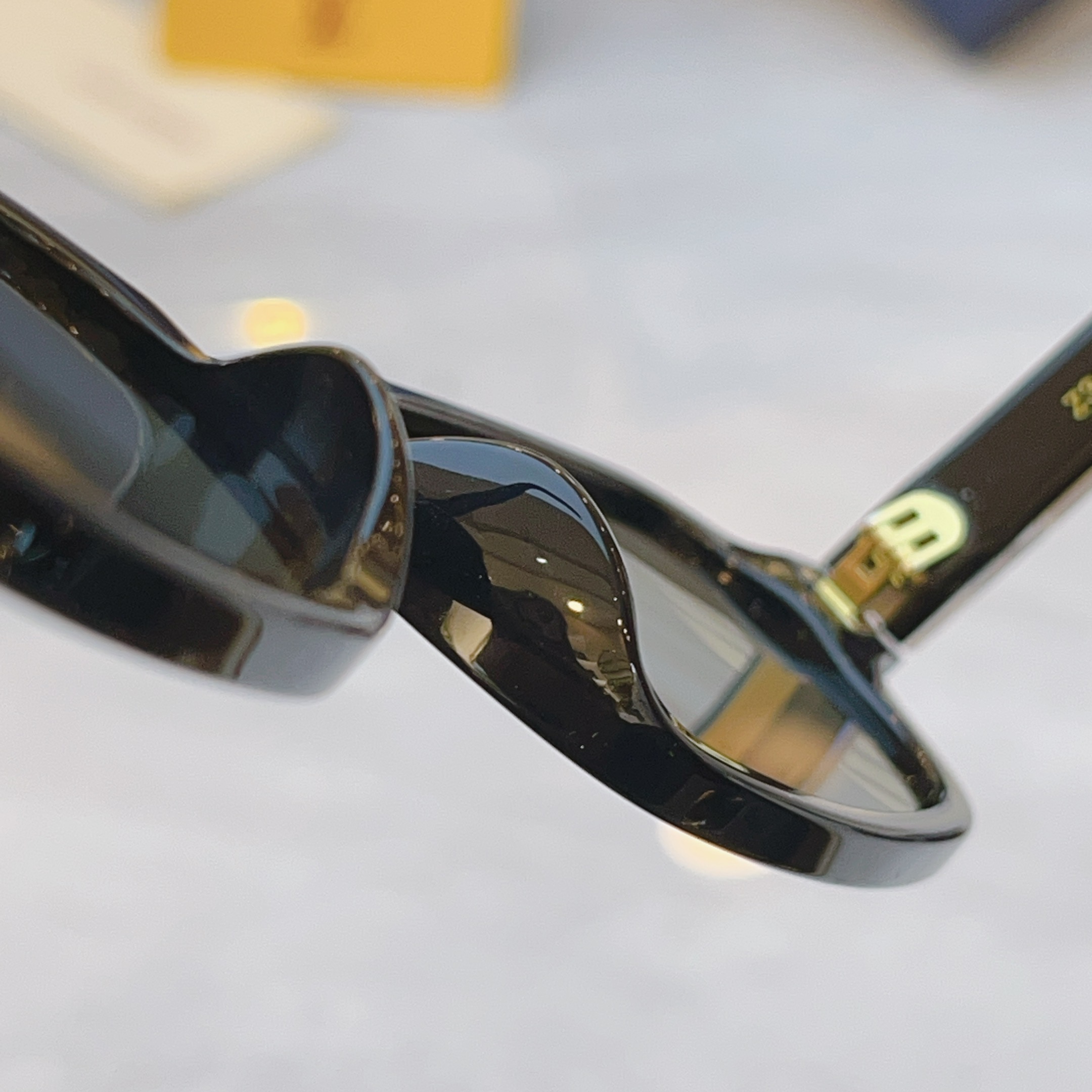 ，【LOUIS VUITTO*】路易*威登新款太阳镜，MODEL：Z3046W，SIZE：53口18-1