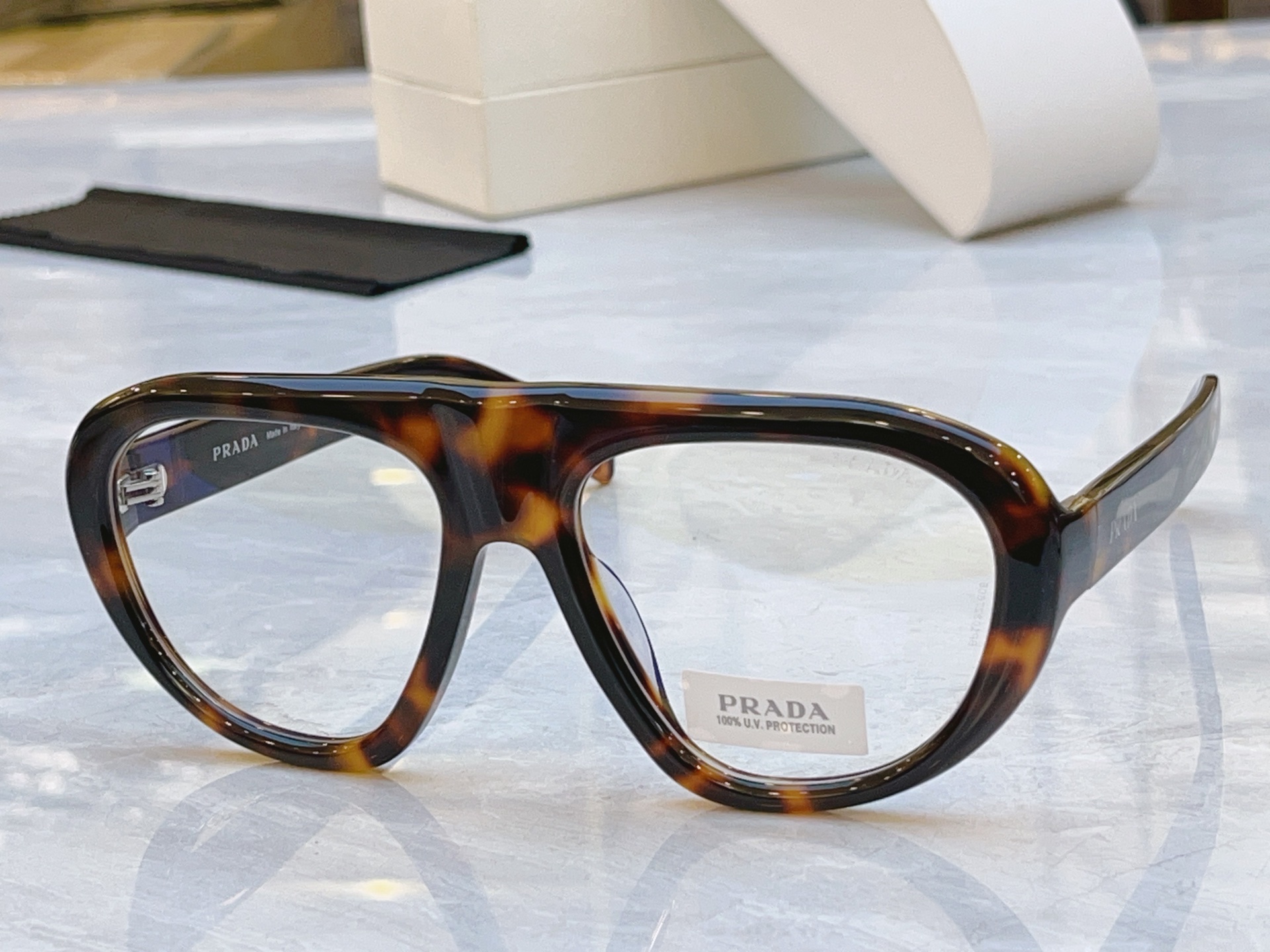 ，【PRAD*】普拉*达新款太阳镜，MODEL：SPR C05，SIZE：57口18-135