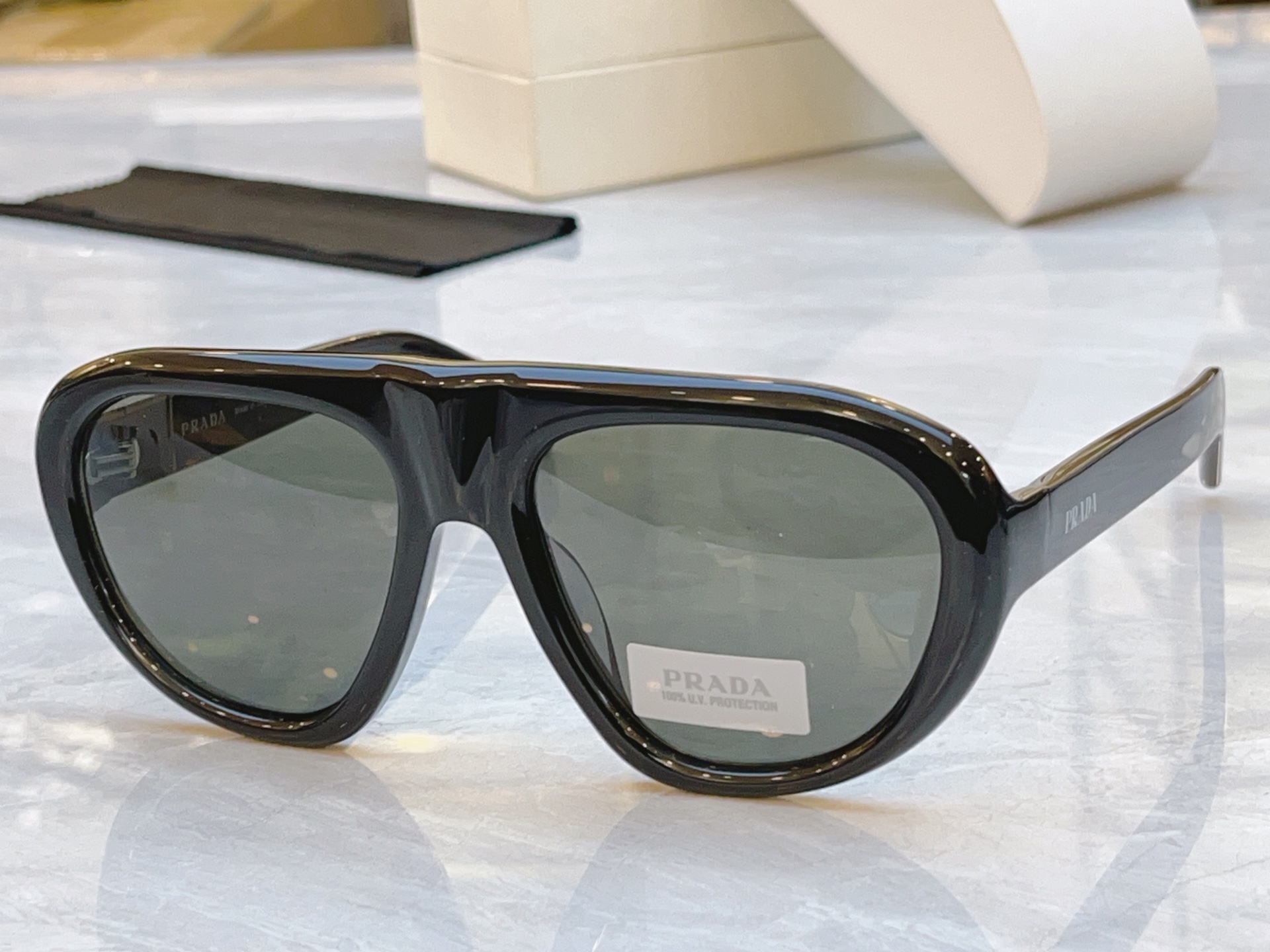 ，【PRAD*】普拉*达新款太阳镜，MODEL：SPR C05，SIZE：57口18-135