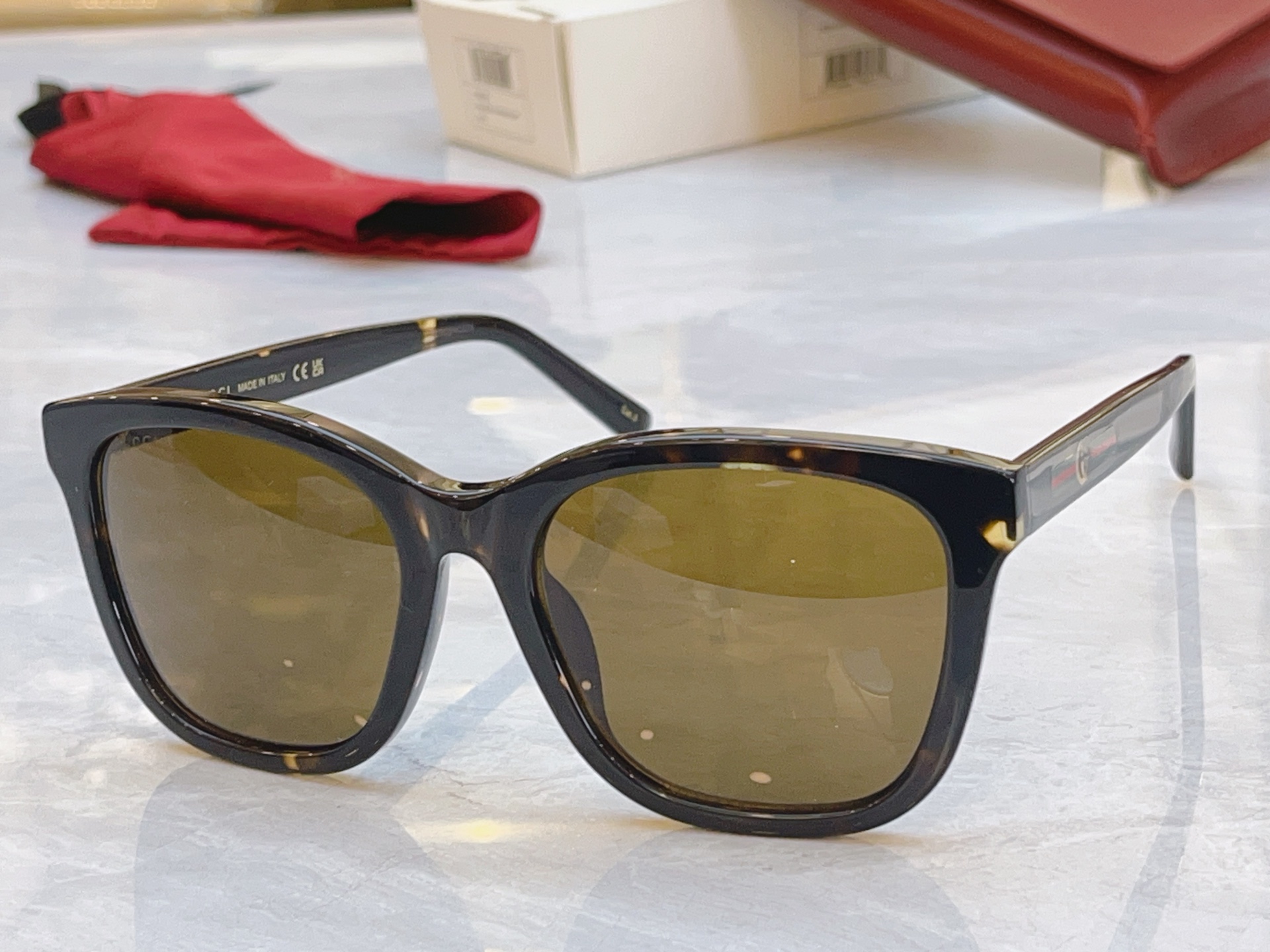 ，【GUCC*】古*驰新款太阳镜，MODEL：GG1984SK，SIZE：55口19-145