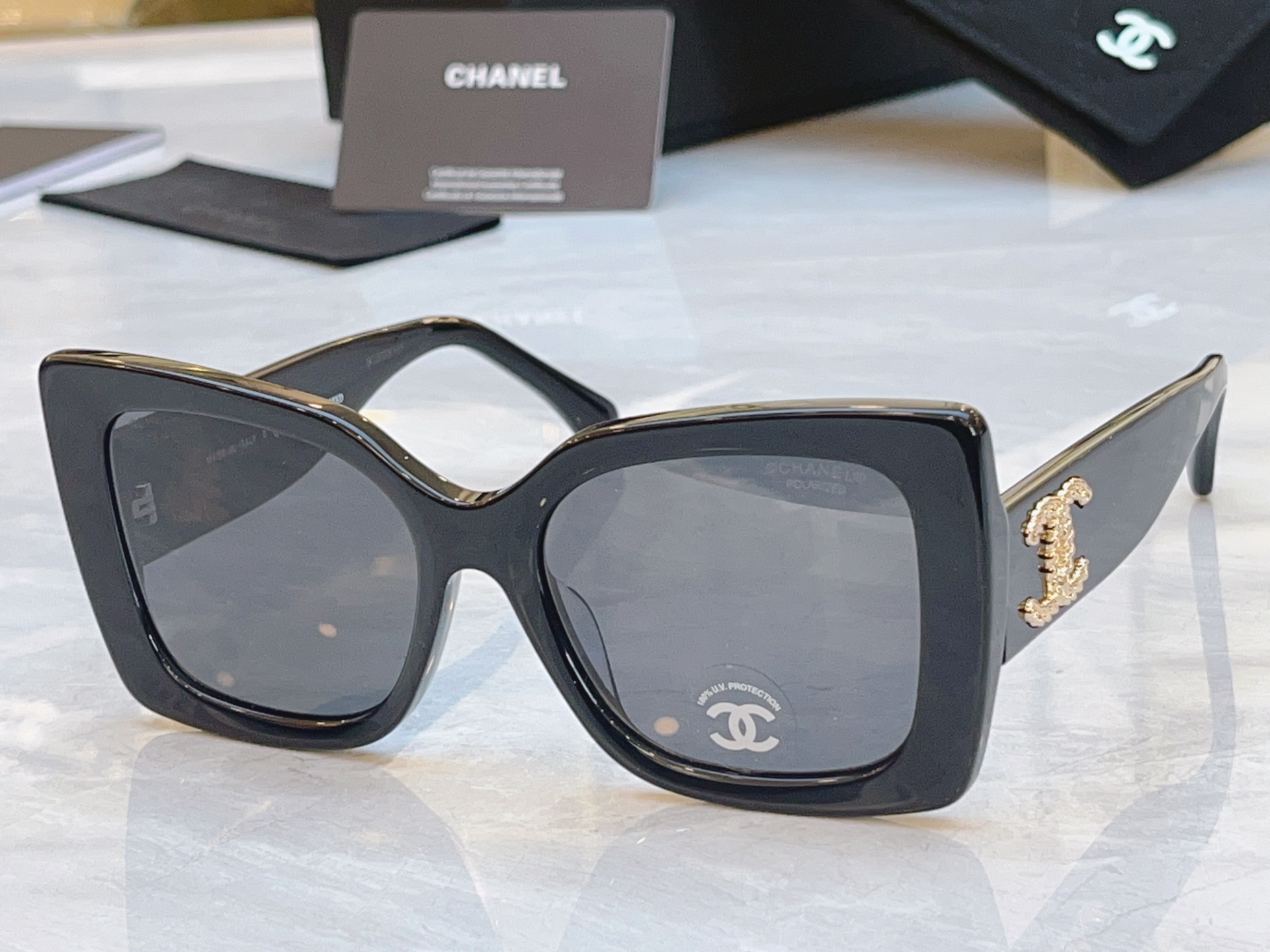 ，【CHANE*】香奈儿新款太阳镜，MODEL：5555-A，SIZE：53口18-140