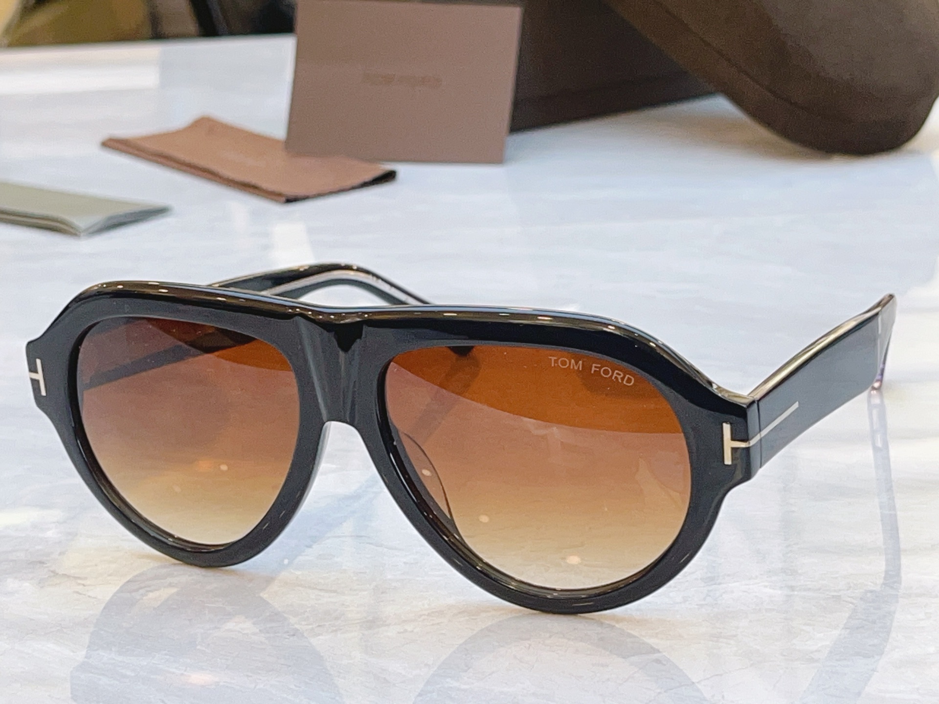 ，【TOM FOR*】汤姆*福特新款太阳镜，MODEL：FT1225，SIZE：59口16-145