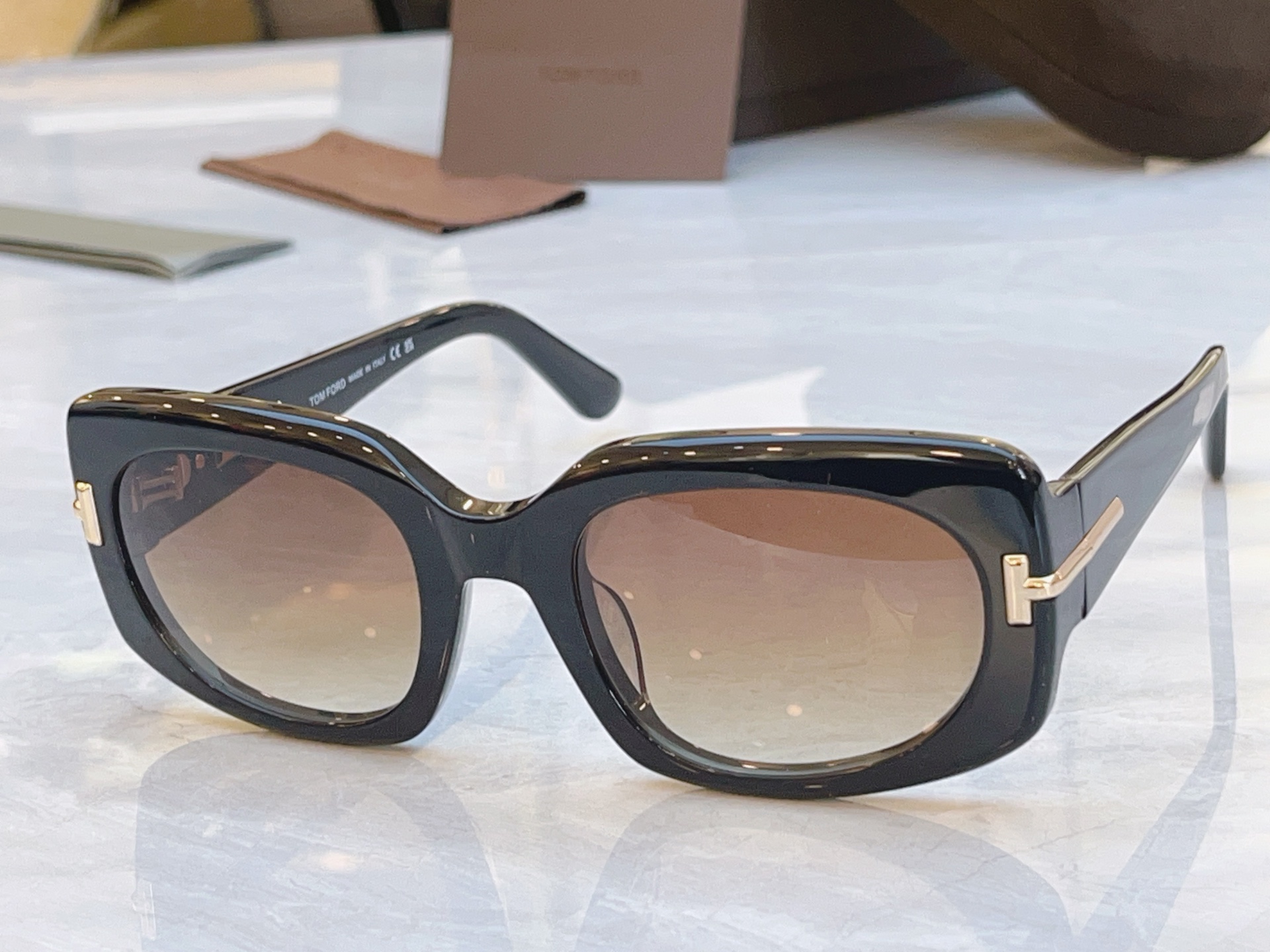 ，【TOM FOR*】汤姆*福特新款太阳镜，MODEL：TF1253，SIZE：54口22-140