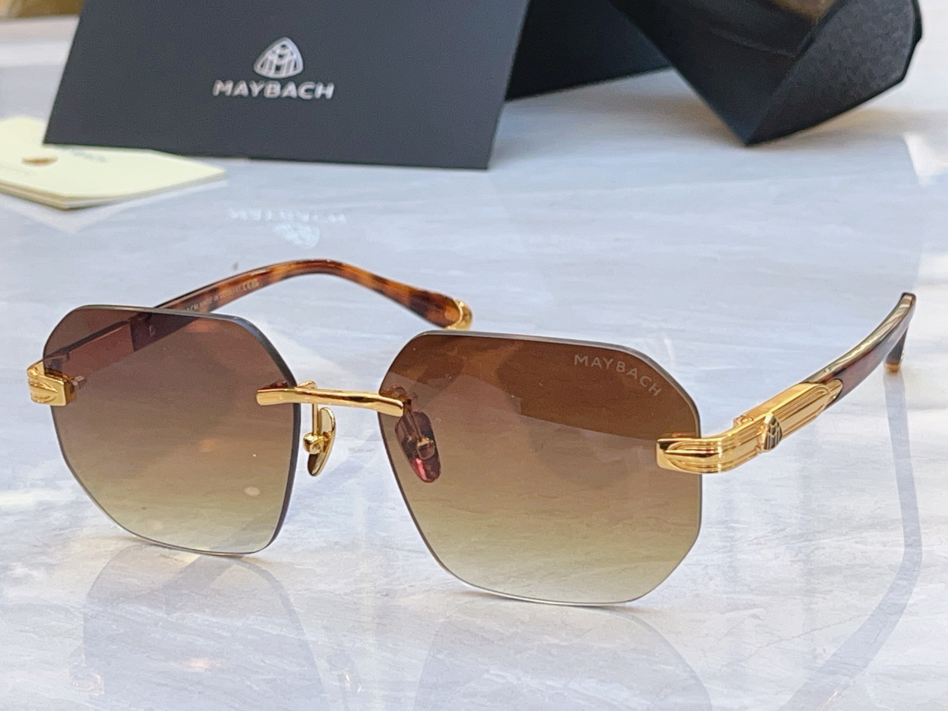 ，【MAYBAC*】迈巴*赫新款太阳镜，MODEL: Q-F/K-S/U-Z064，SIZE：60口16