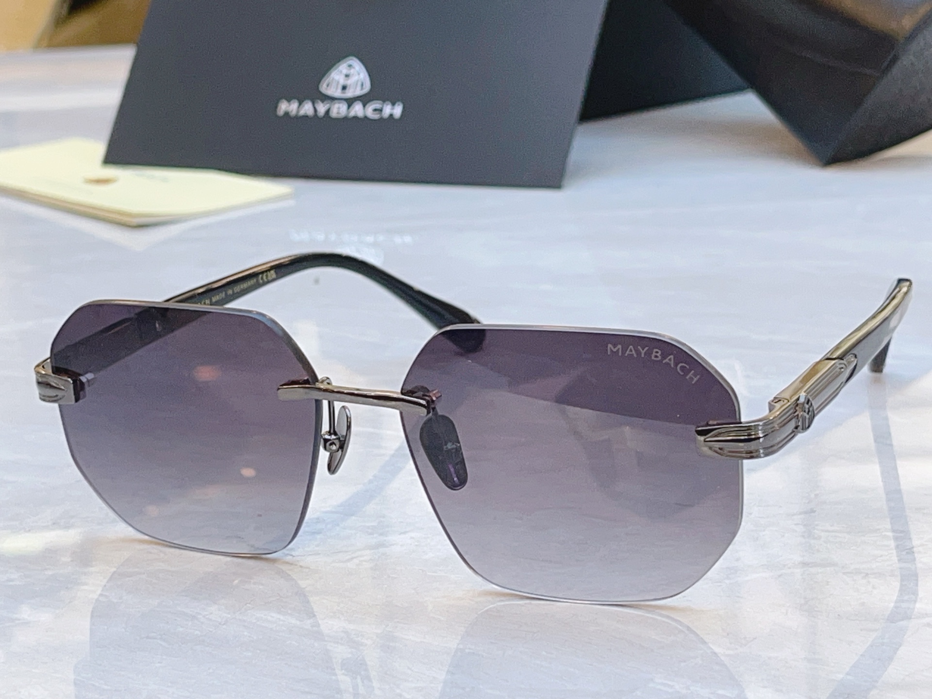 ，【MAYBAC*】迈巴*赫新款太阳镜，MODEL: Q-F/K-S/U-Z064，SIZE：60口16