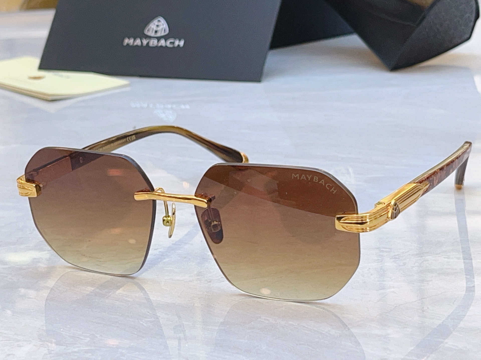 ，【MAYBAC*】迈巴*赫新款太阳镜，MODEL: Q-F/K-S/U-Z064，SIZE：60口16