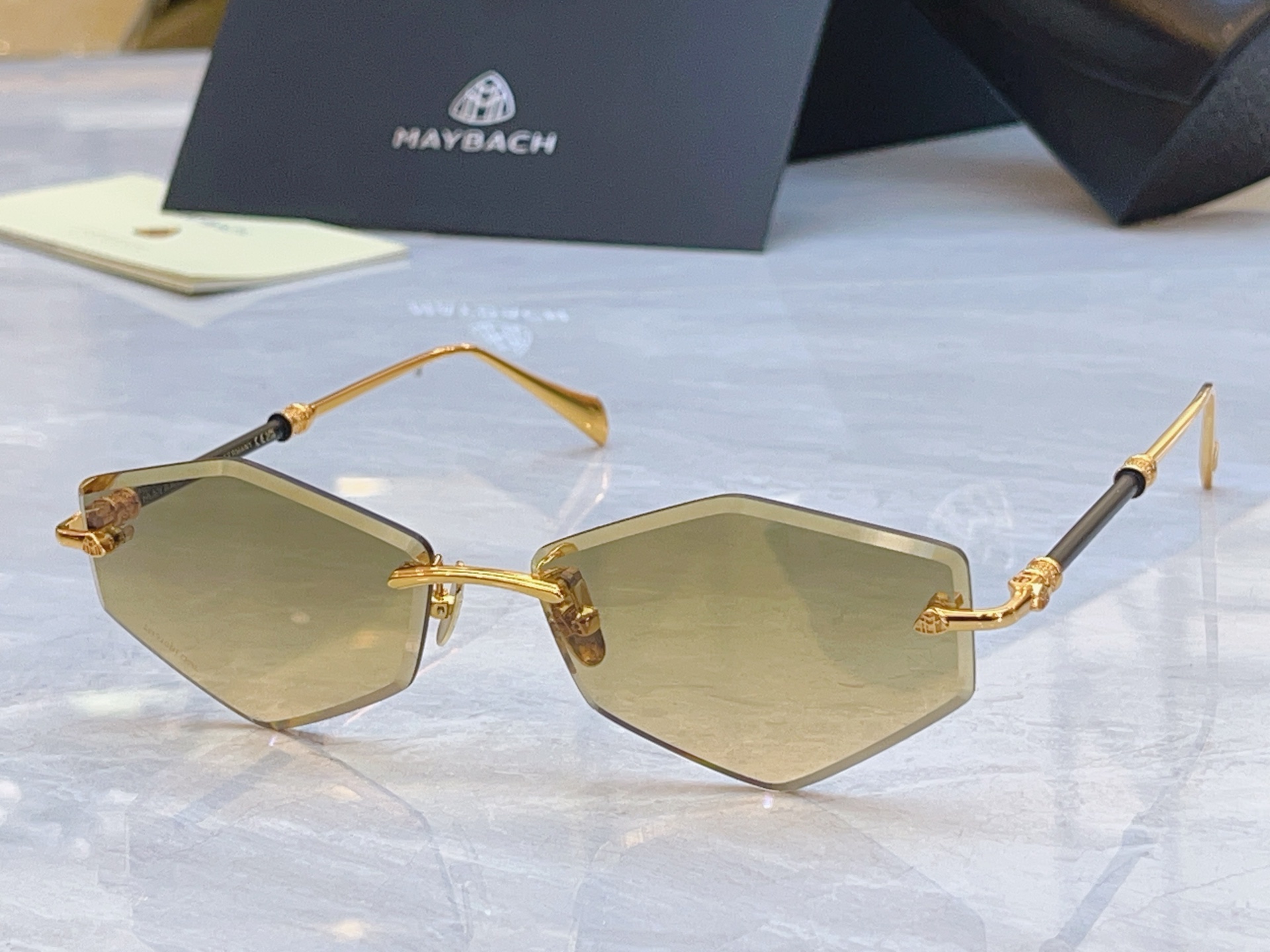 ，【MAYBAC*】迈巴*赫新款太阳镜，MODEL: MUI-WM-Z055，SIZE：59口15-14