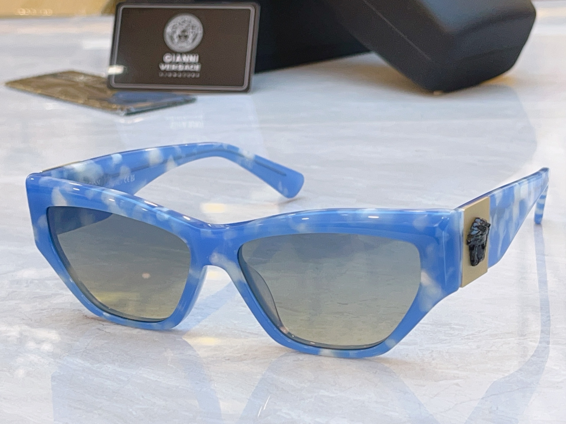 ，【VERSAC*】范思*哲新款太阳镜，MODEL：VE S89，SIZE：55口16-145