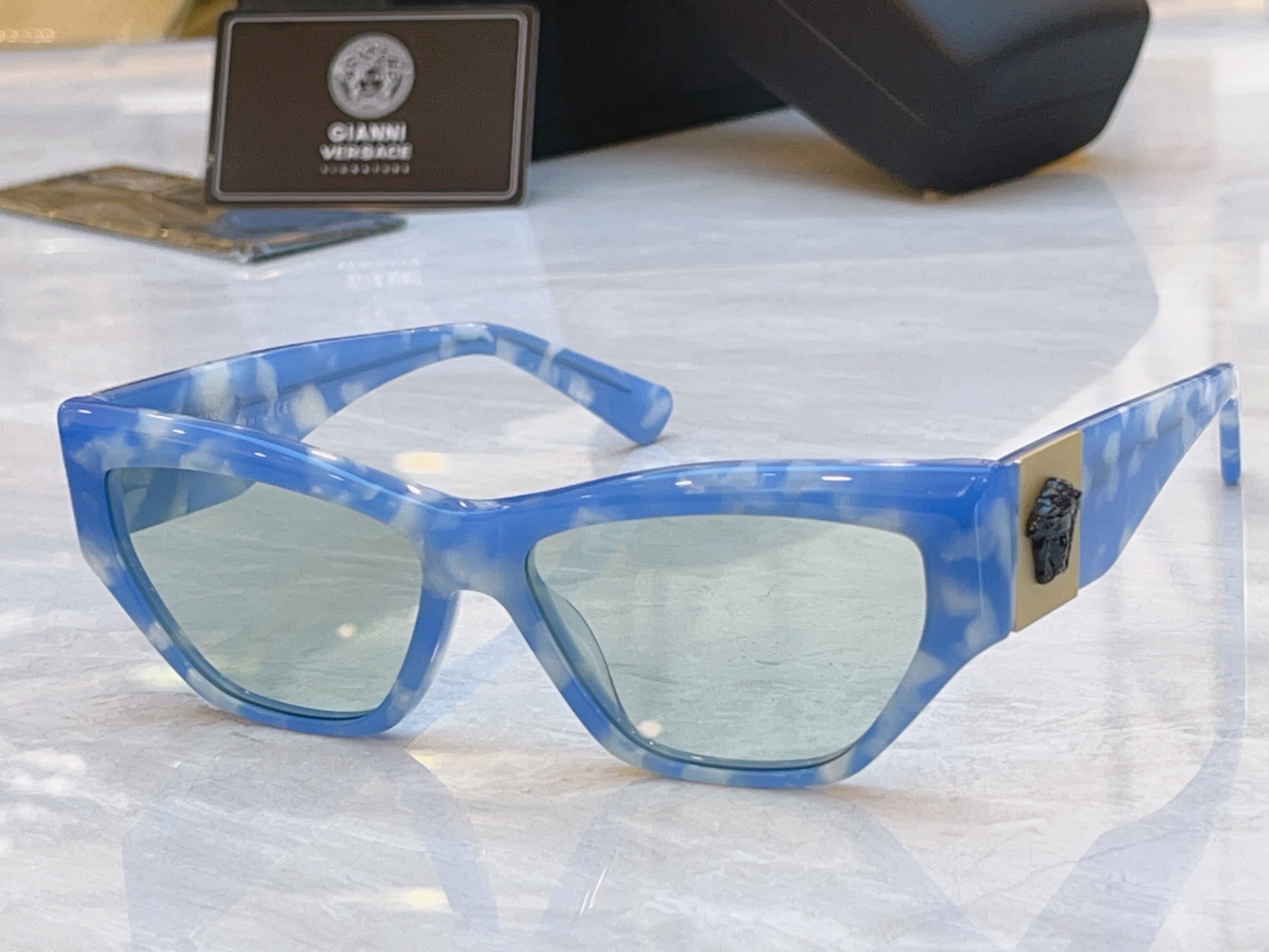 ，【VERSAC*】范思*哲新款太阳镜，MODEL：VE S89，SIZE：55口16-145