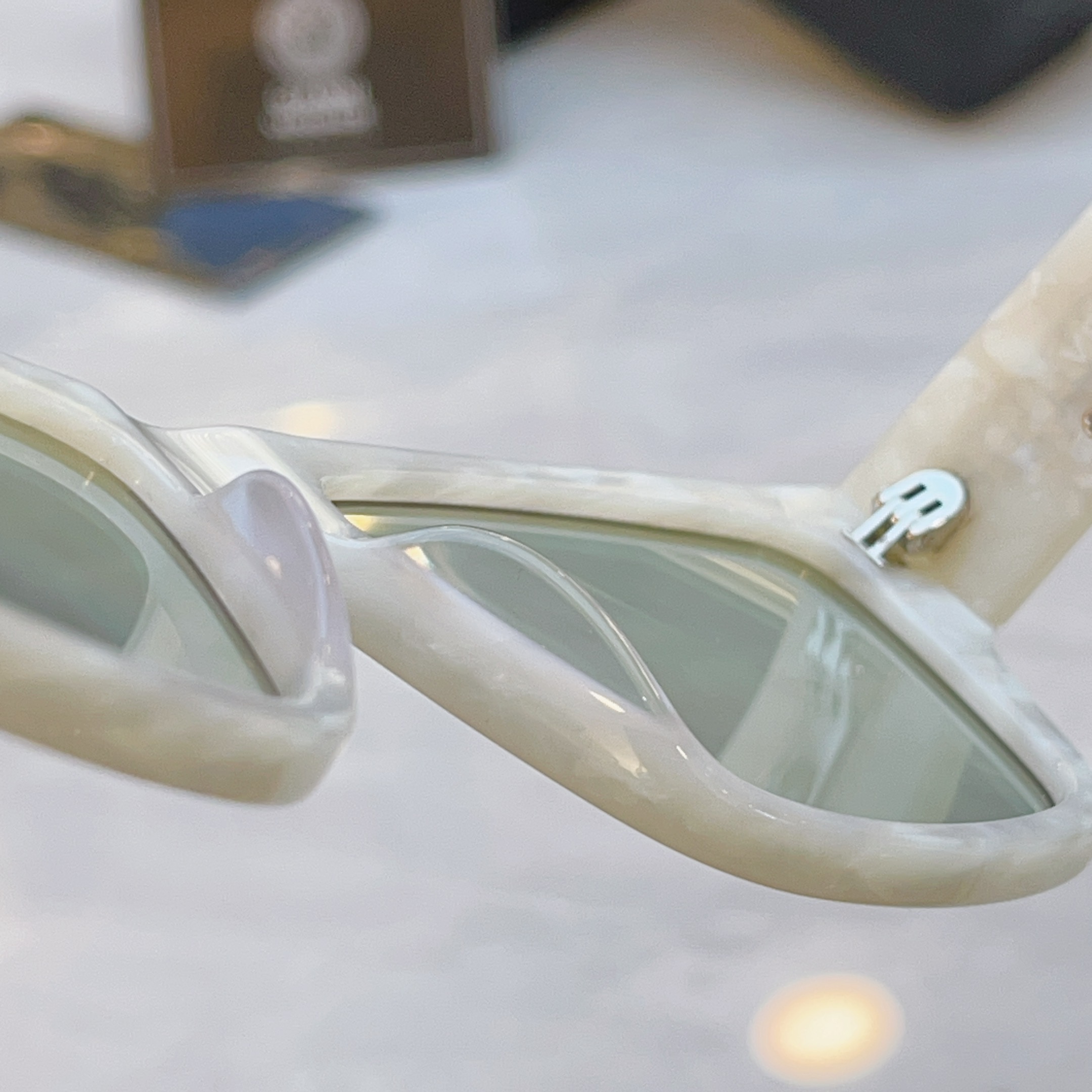 ，【VERSAC*】范思*哲新款太阳镜，MODEL：VE 372N，SIZE：56口17-145