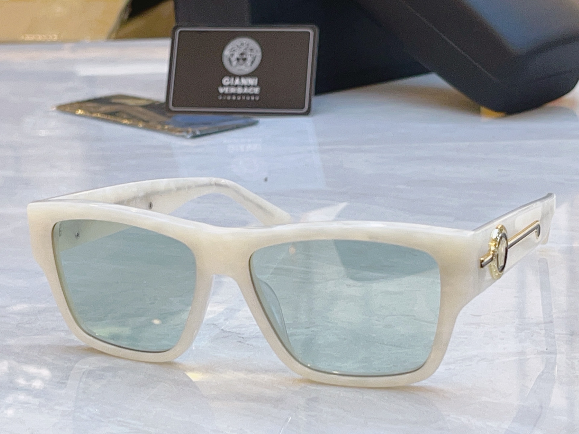 ，【VERSAC*】范思*哲新款太阳镜，MODEL：VE 372N，SIZE：56口17-145