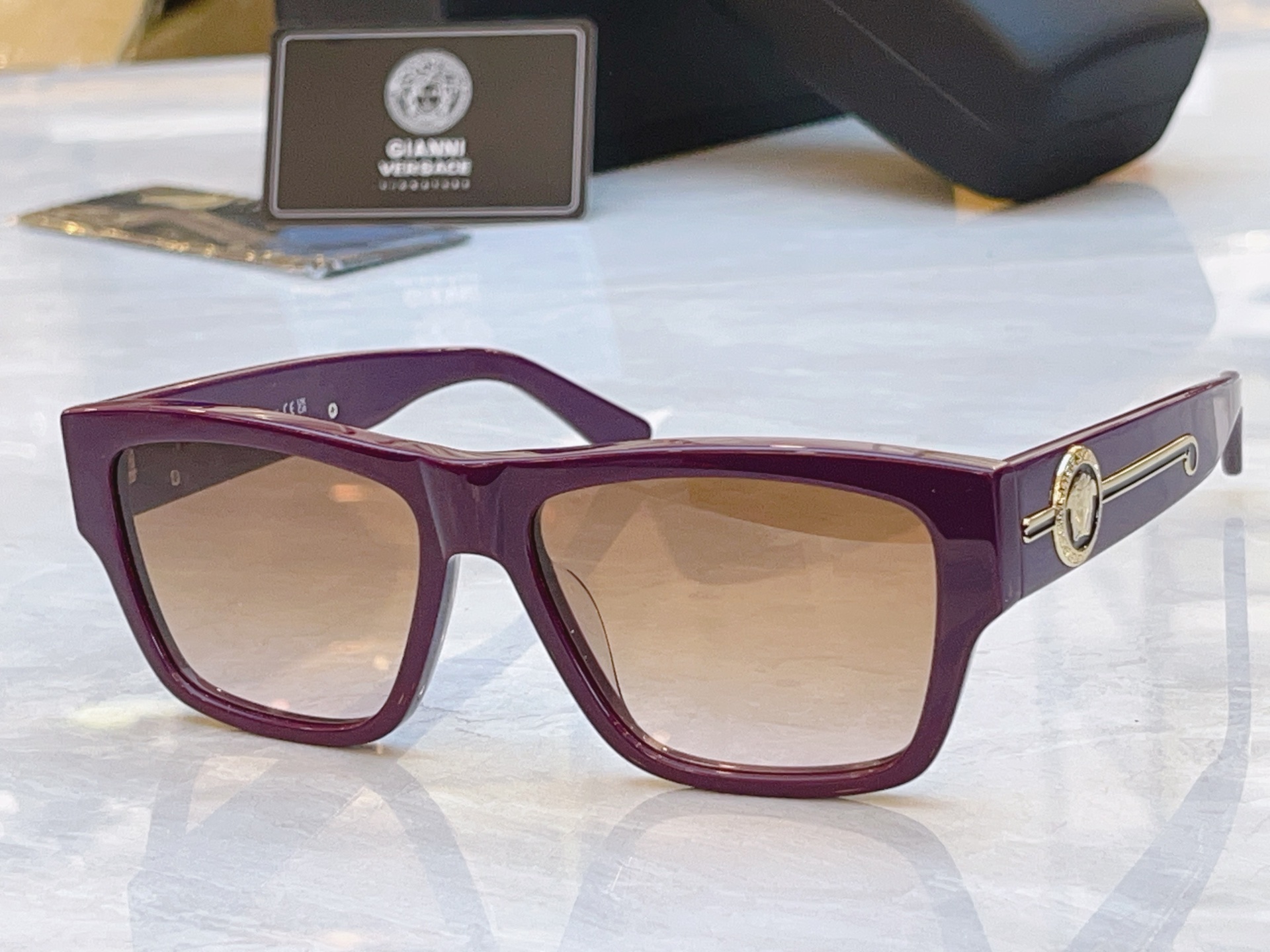 ，【VERSAC*】范思*哲新款太阳镜，MODEL：VE 372N，SIZE：56口17-145