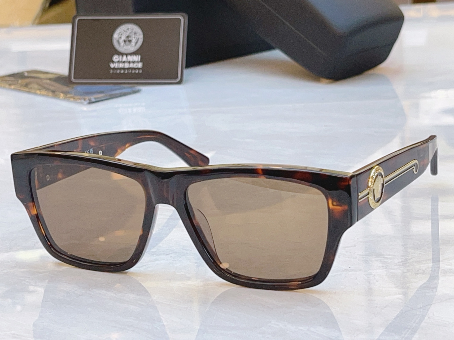 ，【VERSAC*】范思*哲新款太阳镜，MODEL：VE 372N，SIZE：56口17-145