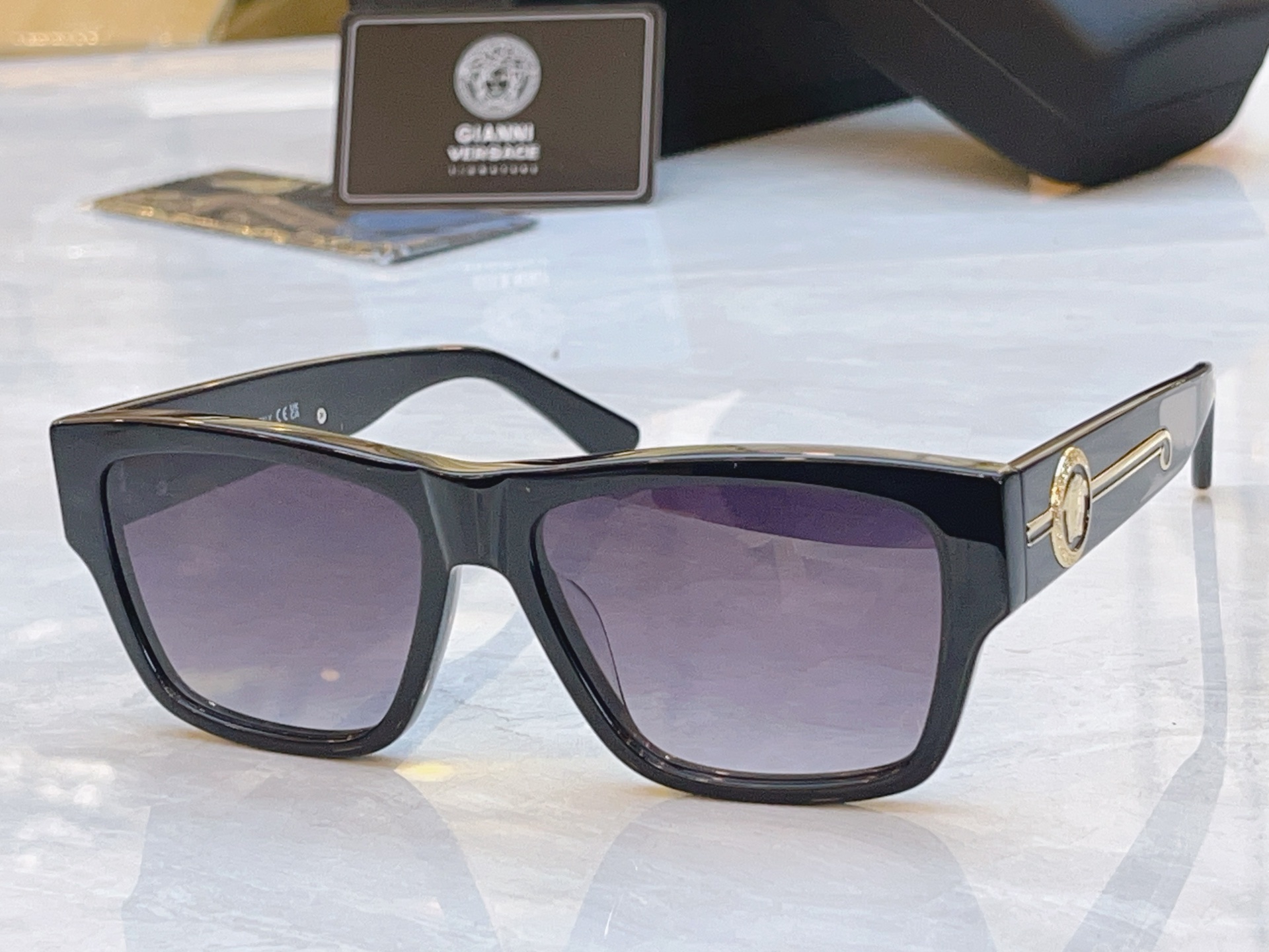 ，【VERSAC*】范思*哲新款太阳镜，MODEL：VE 372N，SIZE：56口17-145