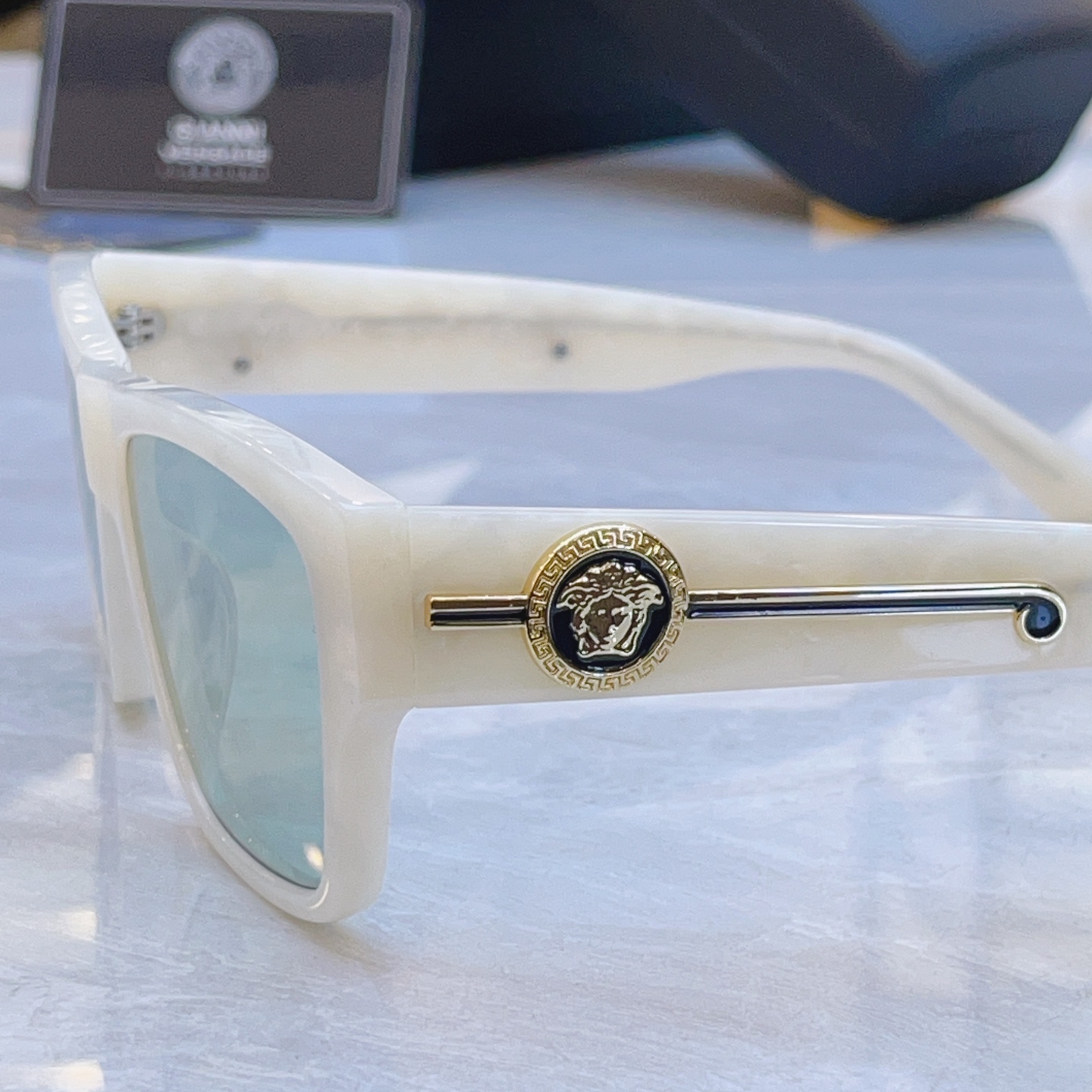 ，【VERSAC*】范思*哲新款太阳镜，MODEL：VE 372N，SIZE：56口17-145