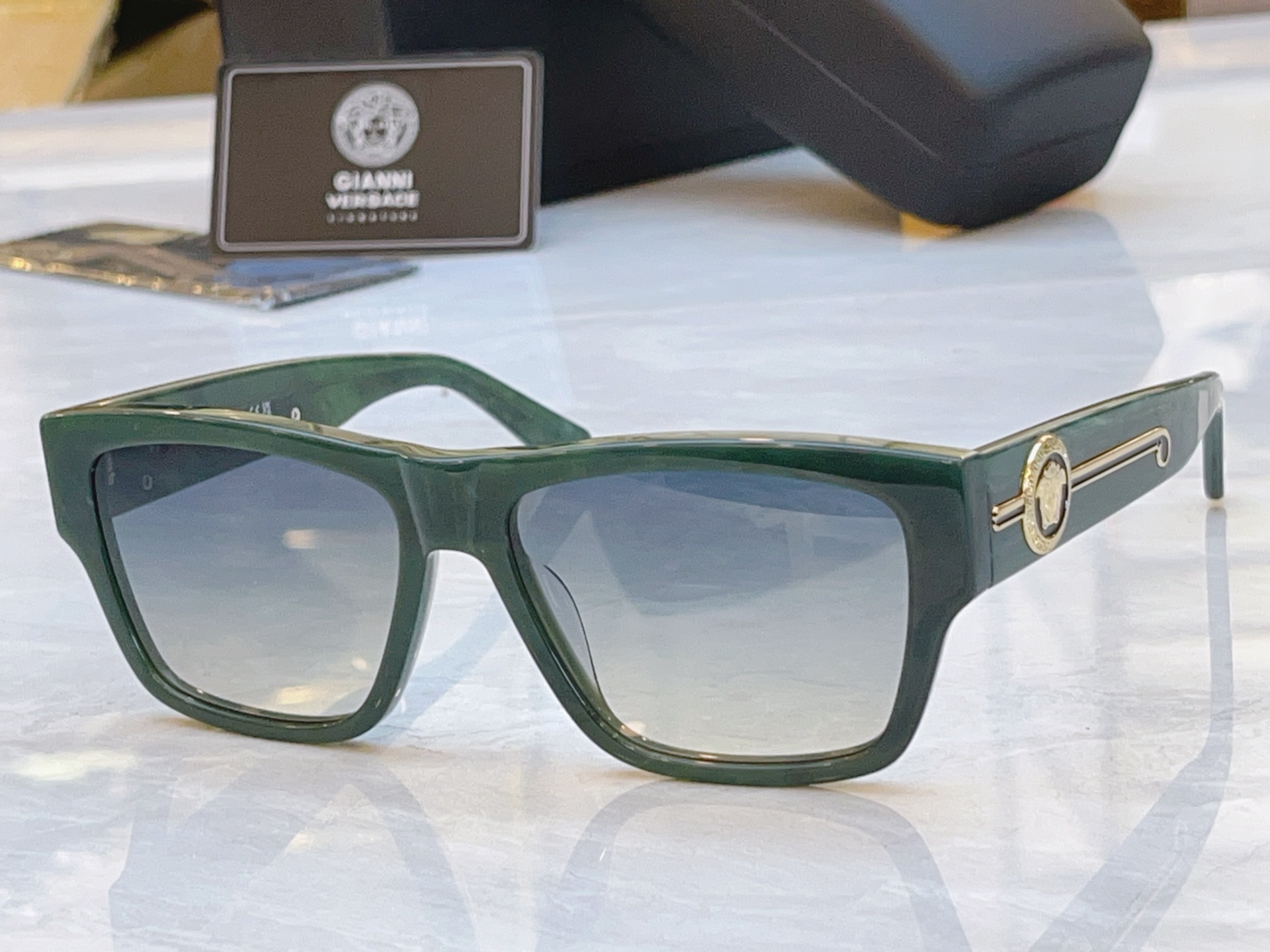 ，【VERSAC*】范思*哲新款太阳镜，MODEL：VE 372N，SIZE：56口17-145