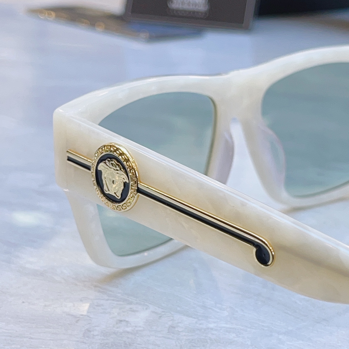 ，【VERSAC*】范思*哲新款太阳镜，MODEL：VE 372N，SIZE：56口17-145