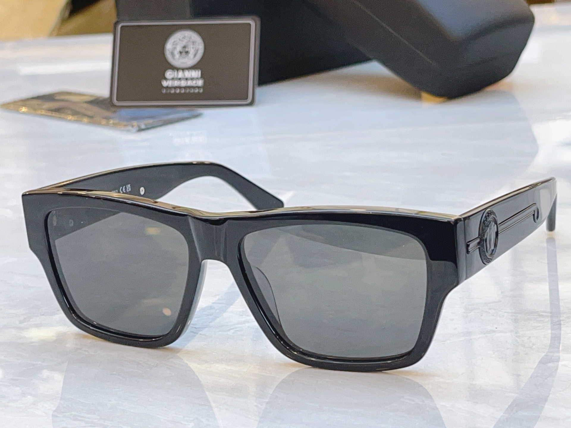 ，【VERSAC*】范思*哲新款太阳镜，MODEL：VE 372N，SIZE：56口17-145