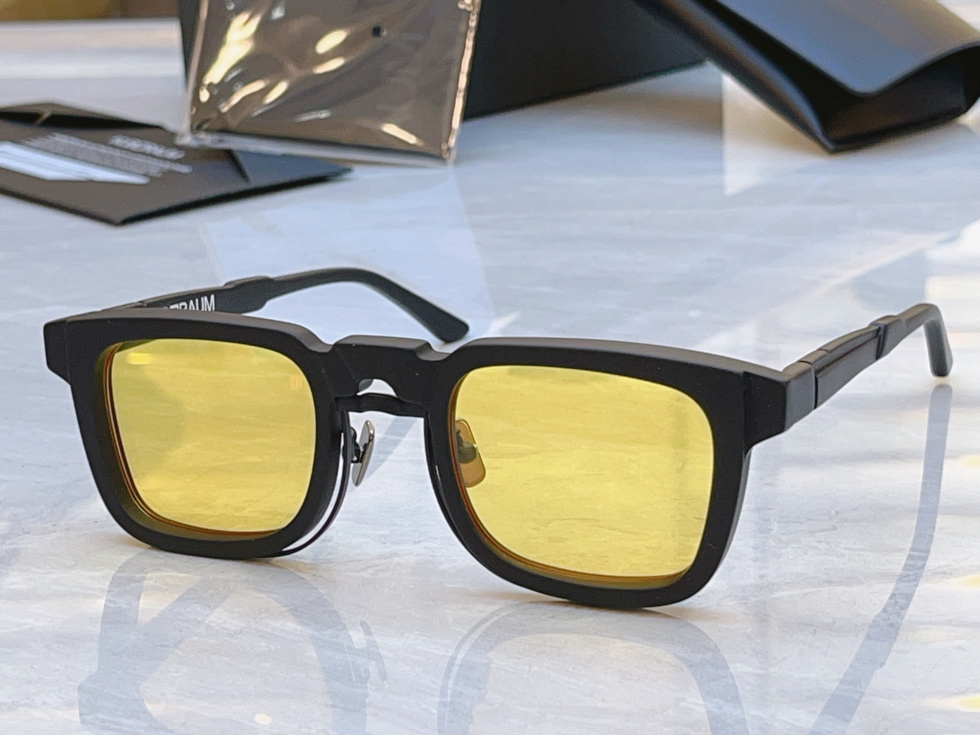 配送盒子，【KUB口RAU*】新款太阳镜，MODEL：Maske N4，SIZE:48口25-145