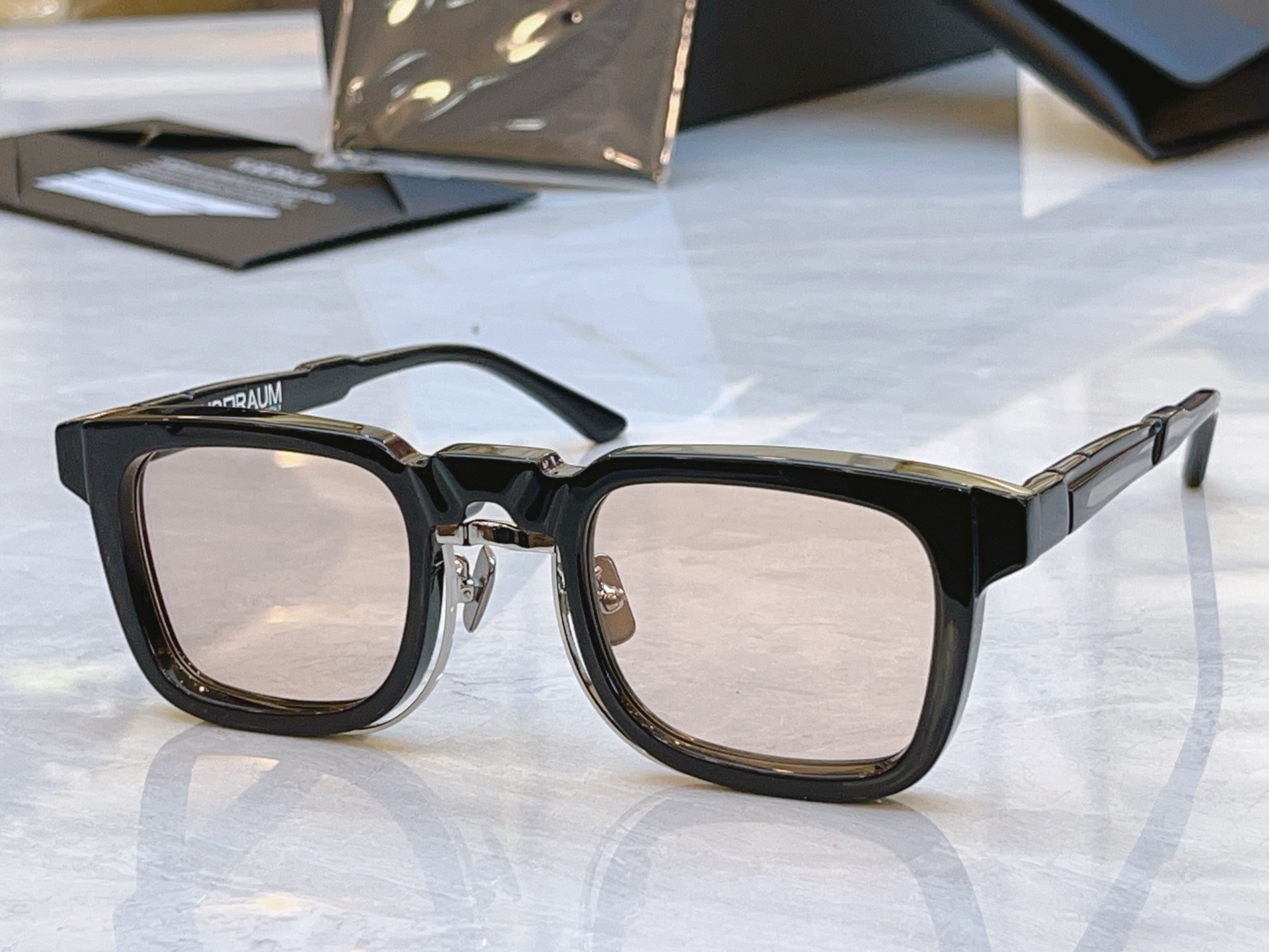 配送盒子，【KUB口RAU*】新款太阳镜，MODEL：Maske N4，SIZE:48口25-145