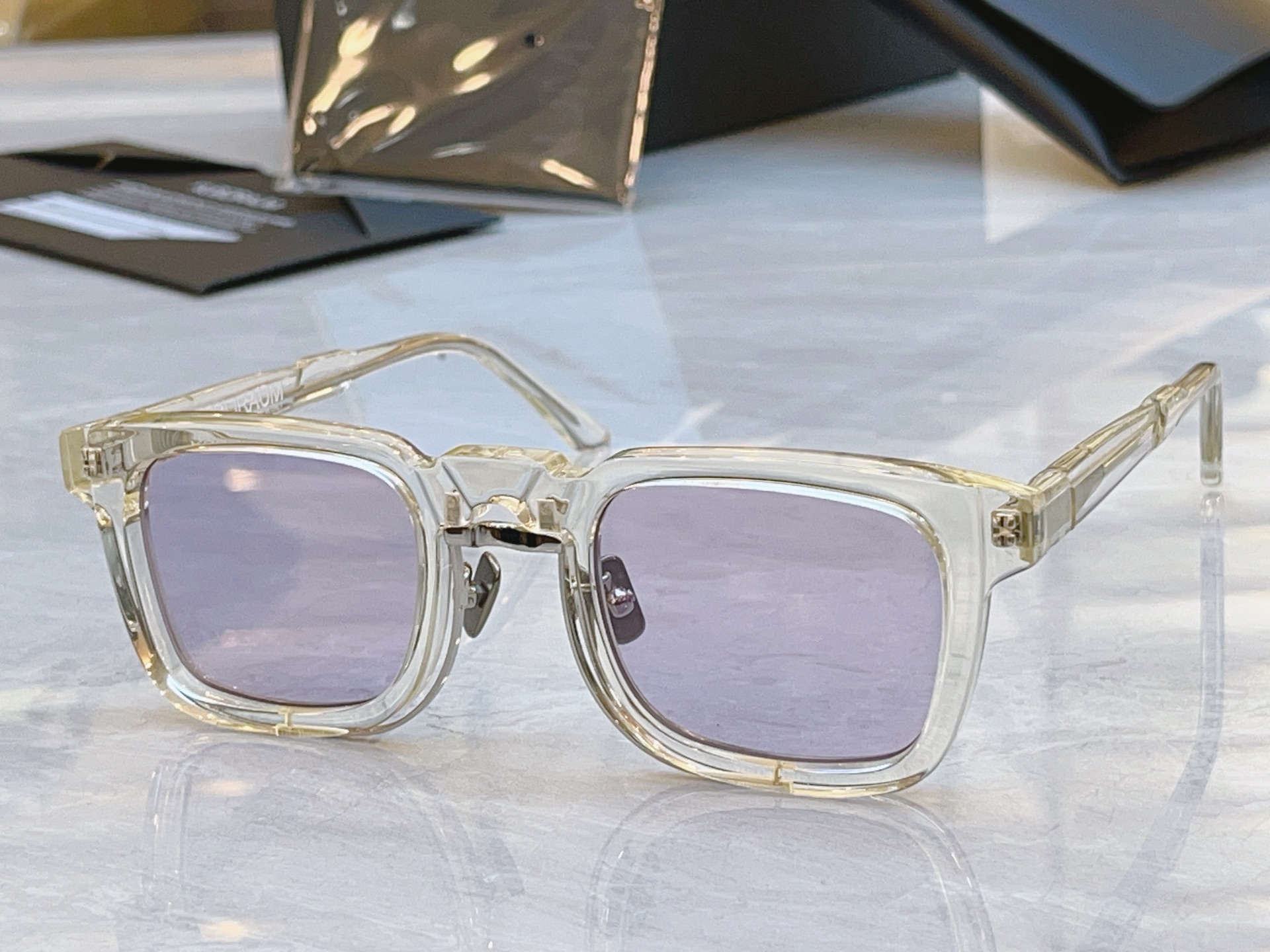 配送盒子，【KUB口RAU*】新款太阳镜，MODEL：Maske N4，SIZE:48口25-145