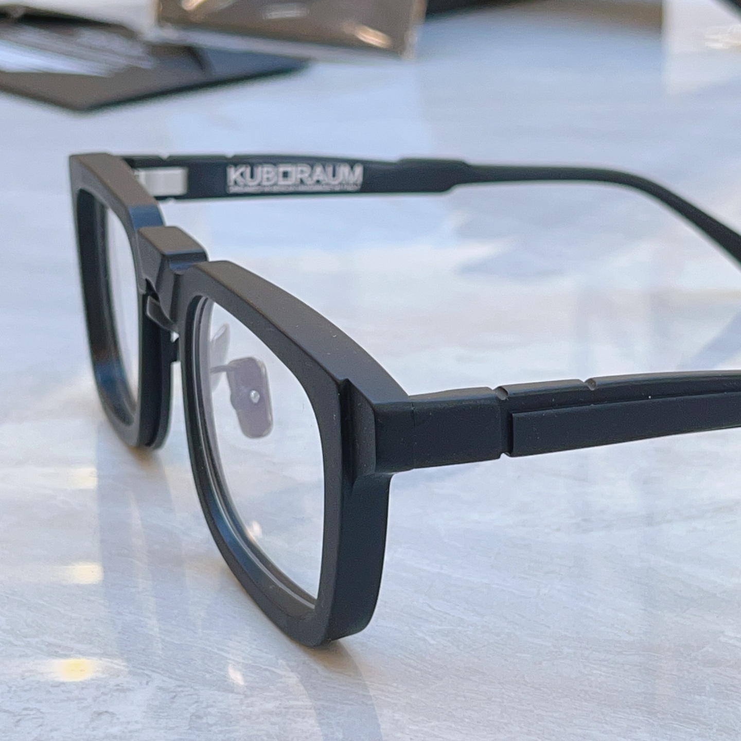 配送盒子，【KUB口RAU*】新款太阳镜，MODEL：Maske N4，SIZE:48口25-145