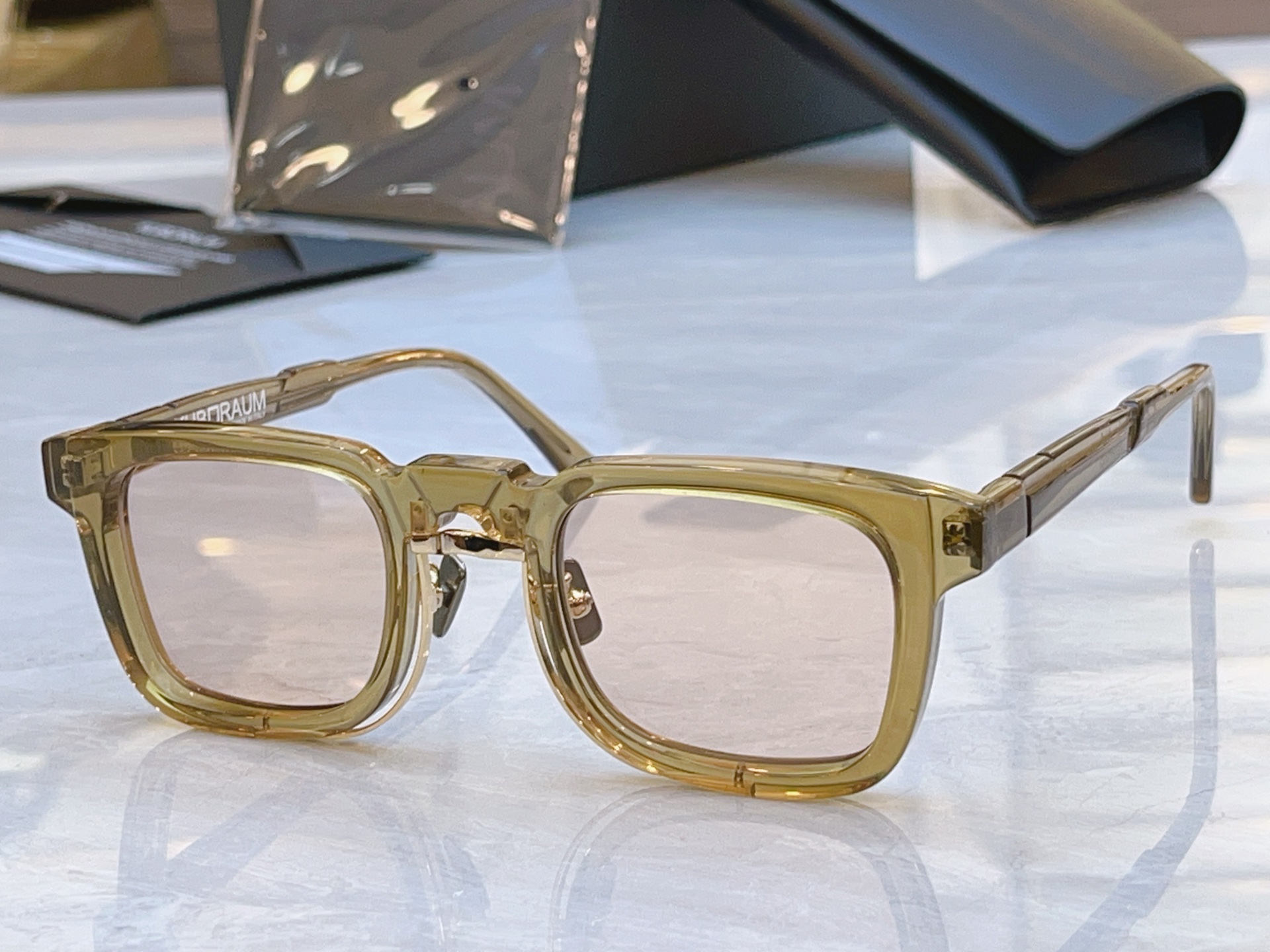 配送盒子，【KUB口RAU*】新款太阳镜，MODEL：Maske N4，SIZE:48口25-145