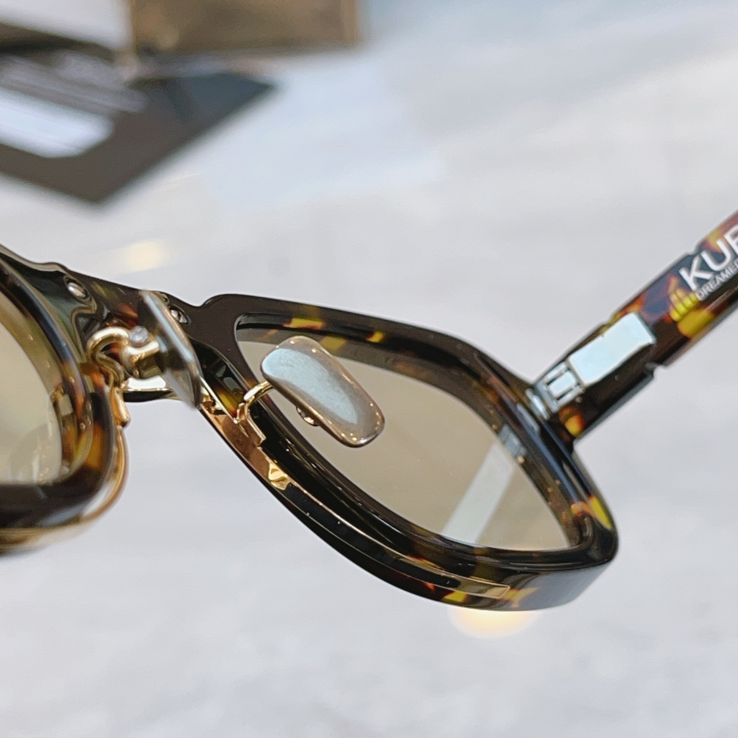 配送盒子，【KUB口RAU*】新款太阳镜，MODEL：Maske N12，SIZE:48口26-145