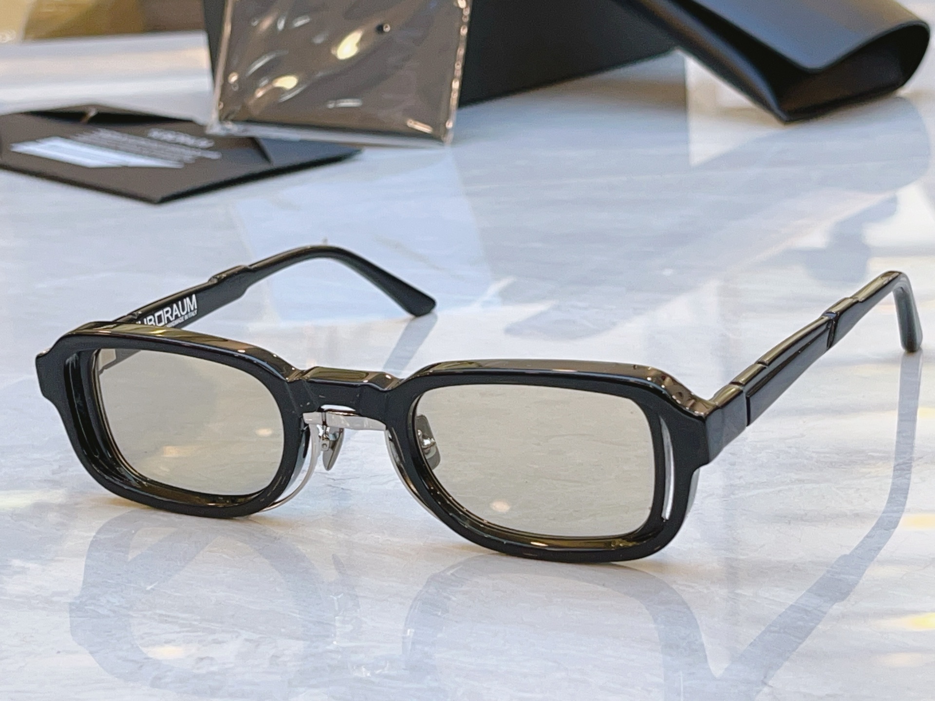 配送盒子，【KUB口RAU*】新款太阳镜，MODEL：Maske N12，SIZE:48口26-145