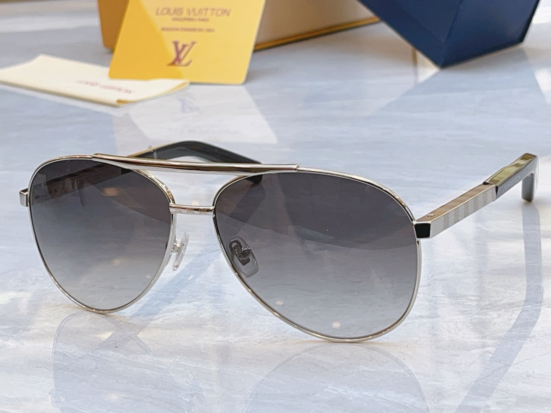 ，【LOUIS VUITTO*】路易*威登新款太阳镜，MODEL：Z0341U，SIZE：53口18-1