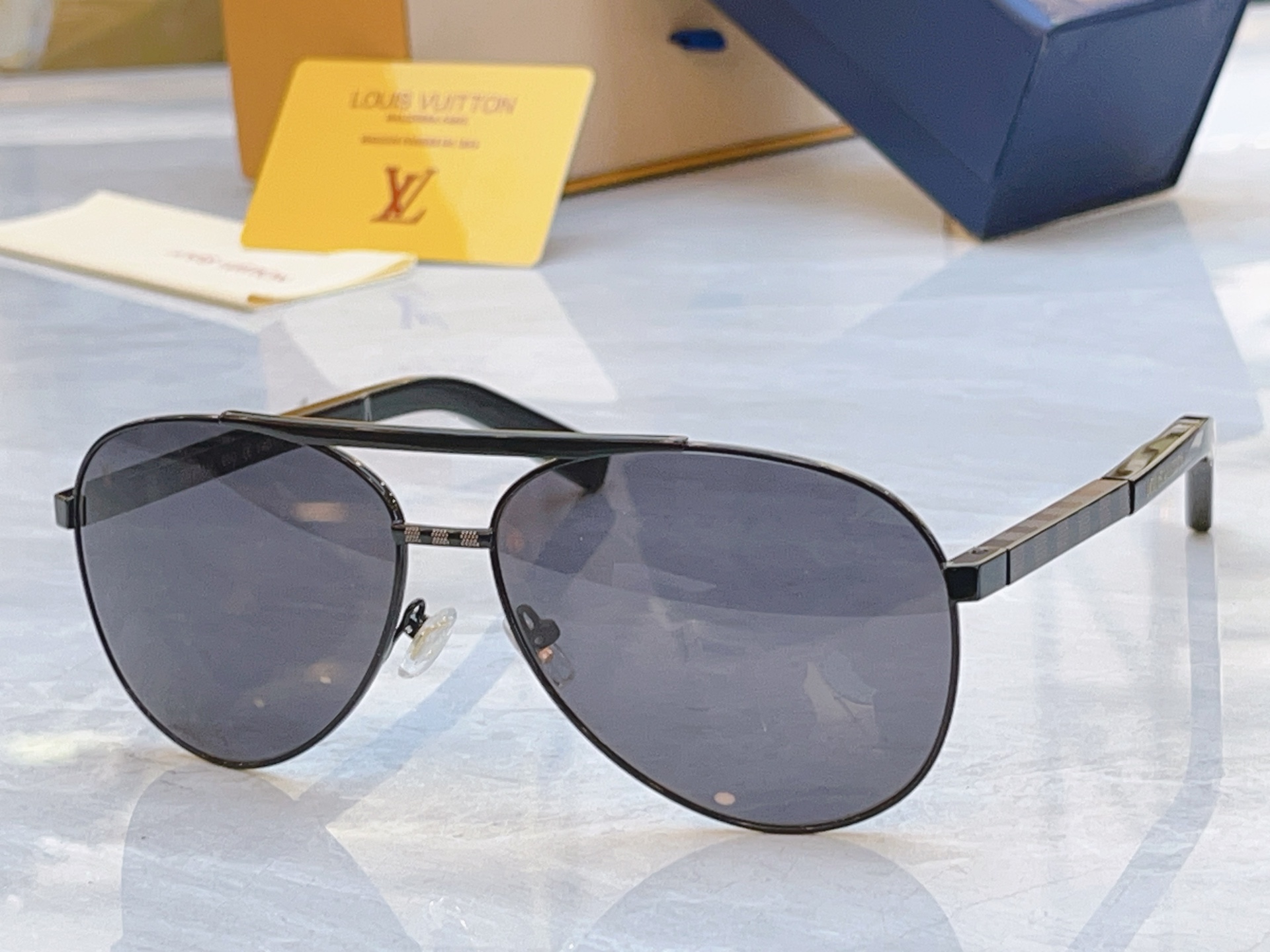 ，【LOUIS VUITTO*】路易*威登新款太阳镜，MODEL：Z0341U，SIZE：53口18-1