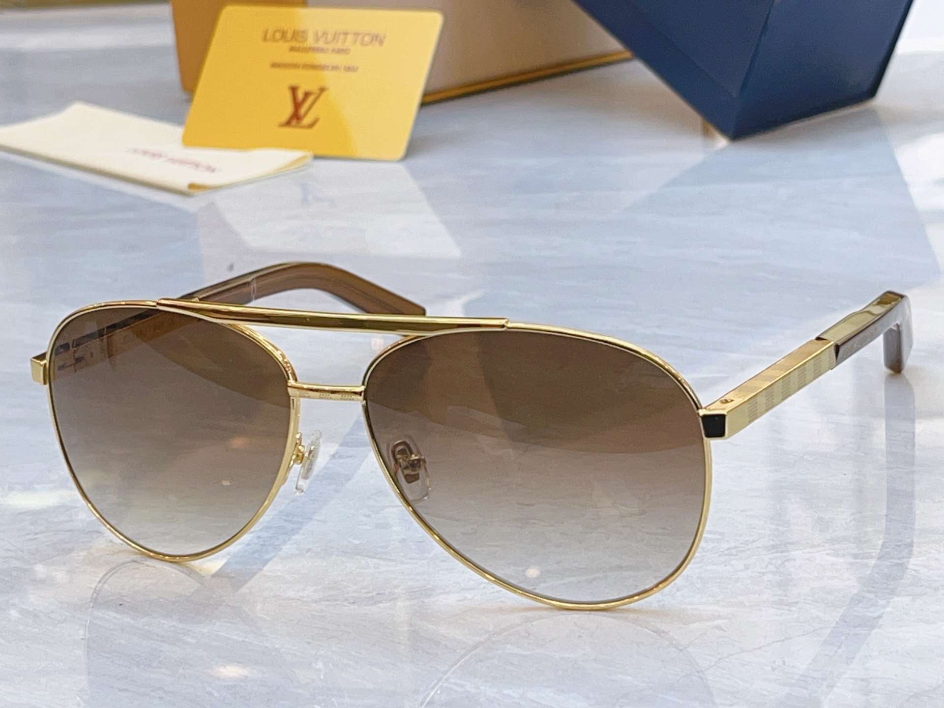 ，【LOUIS VUITTO*】路易*威登新款太阳镜，MODEL：Z0341U，SIZE：53口18-1