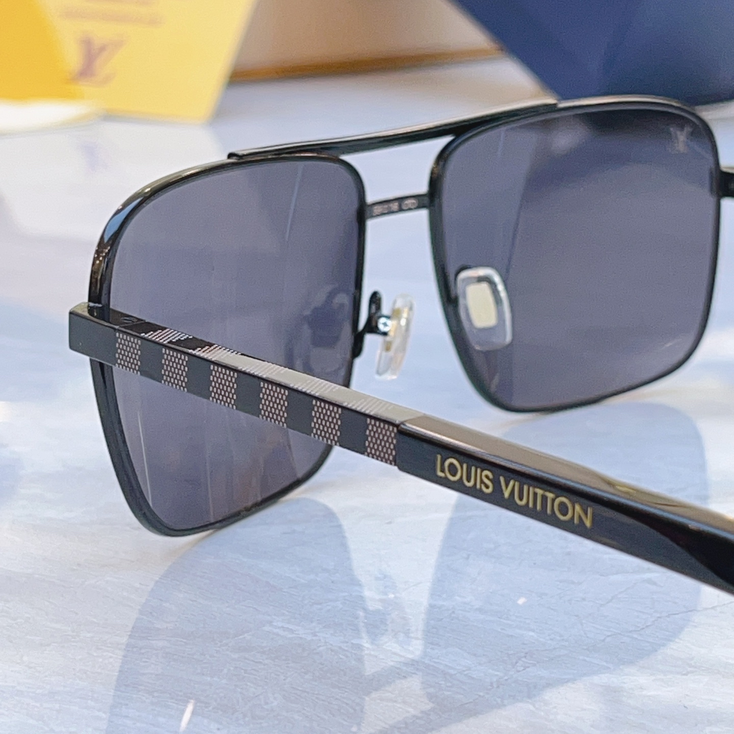 ，【LOUIS VUITTO*】路易*威登新款太阳镜，MODEL：Z0261U，SIZE：53口18-1