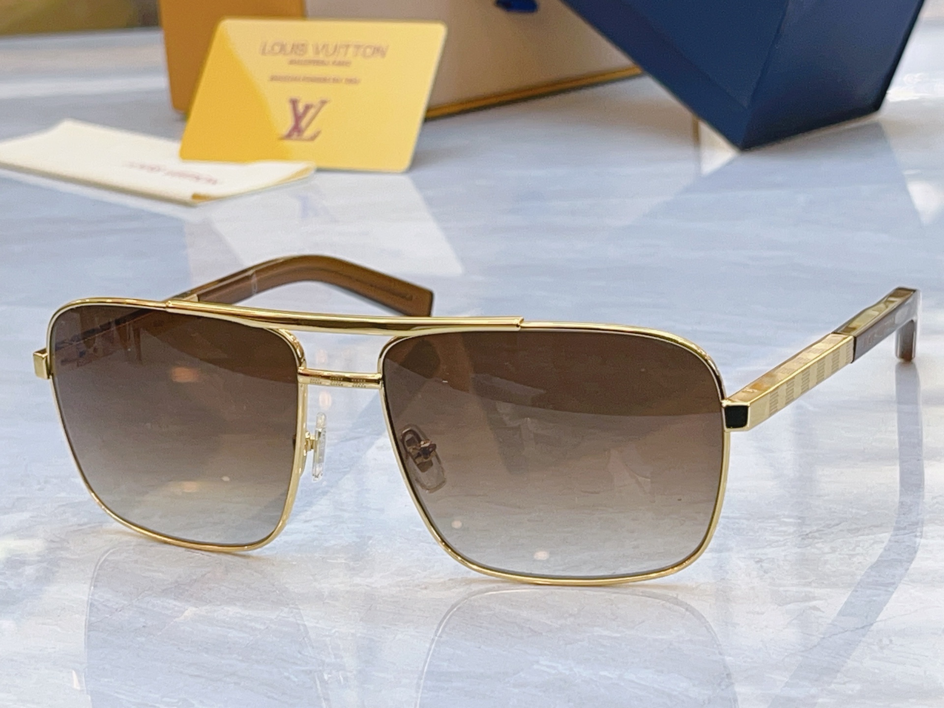 ，【LOUIS VUITTO*】路易*威登新款太阳镜，MODEL：Z0261U，SIZE：53口18-1