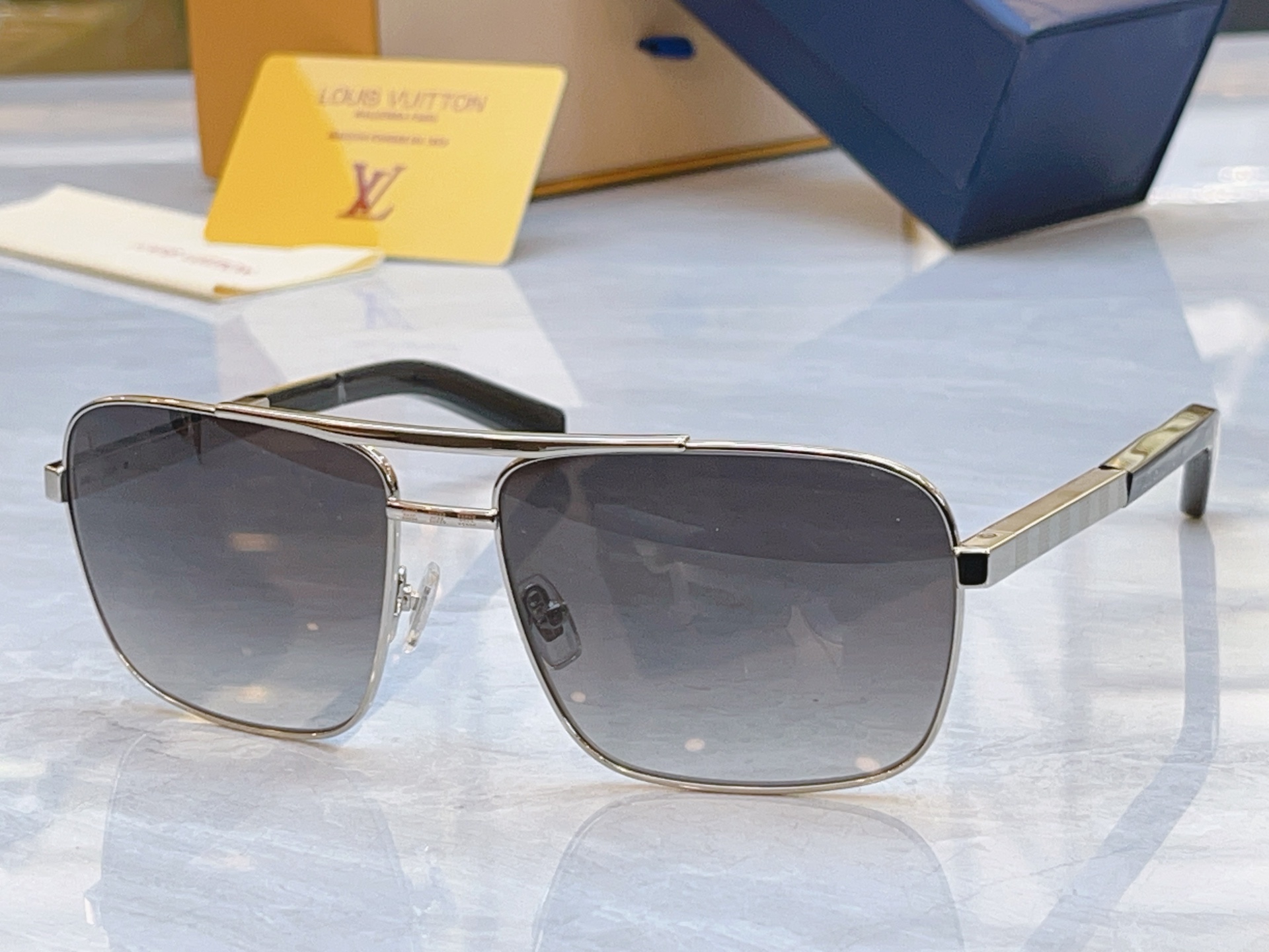 ，【LOUIS VUITTO*】路易*威登新款太阳镜，MODEL：Z0261U，SIZE：53口18-1