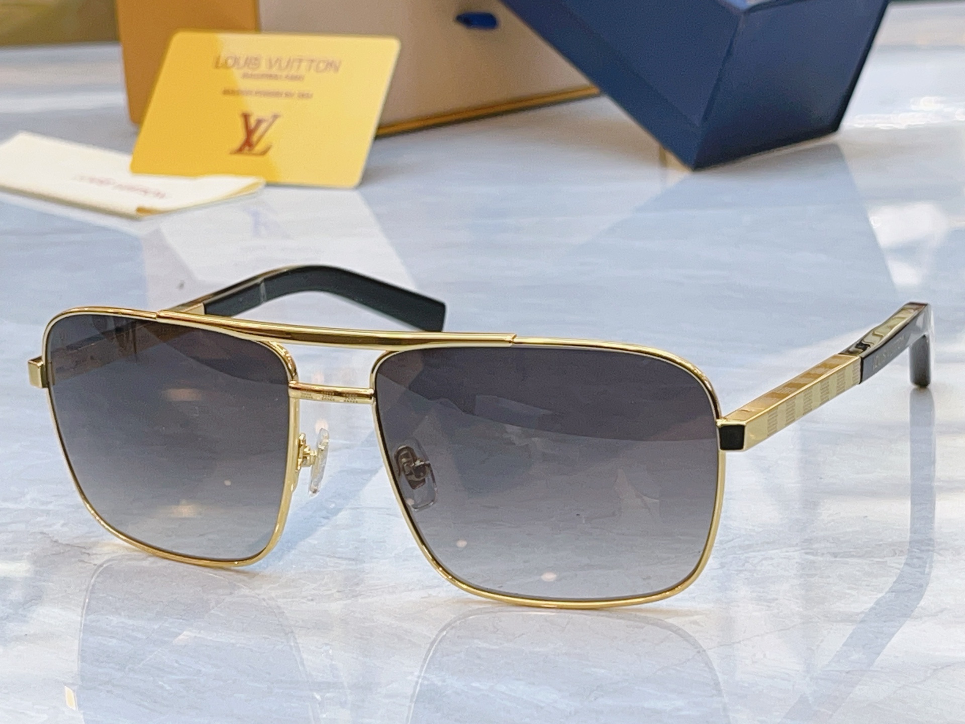 ，【LOUIS VUITTO*】路易*威登新款太阳镜，MODEL：Z0261U，SIZE：53口18-1