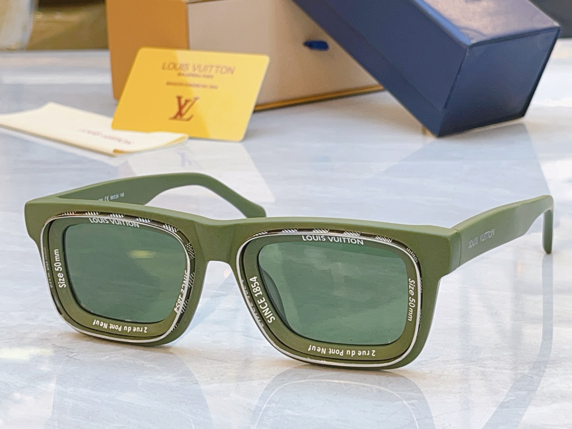 ，【LOUIS VUITTO*】路易*威登新款太阳镜，MODEL：Z2442U，SIZE：50口24-1