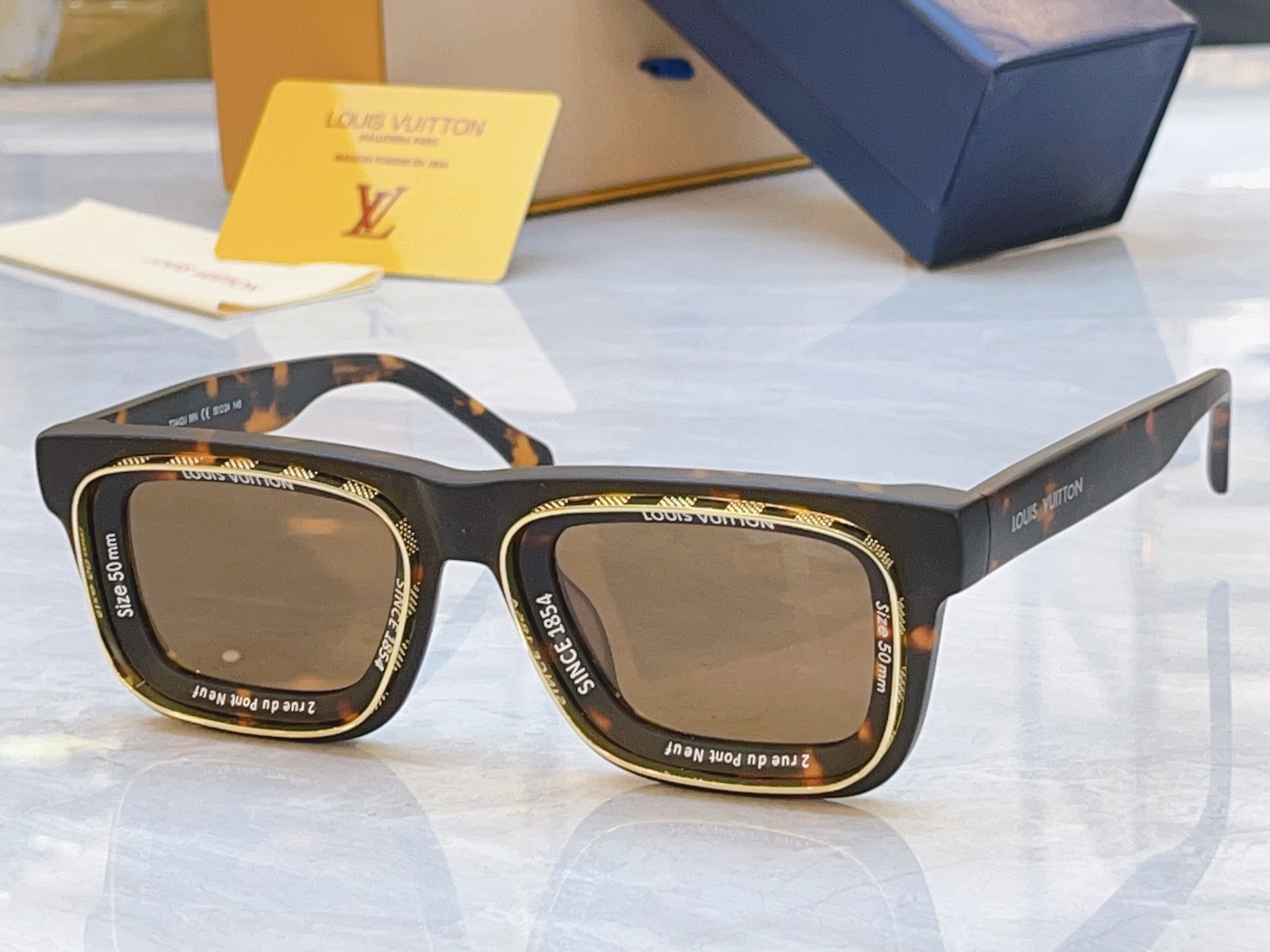 ，【LOUIS VUITTO*】路易*威登新款太阳镜，MODEL：Z2442U，SIZE：50口24-1