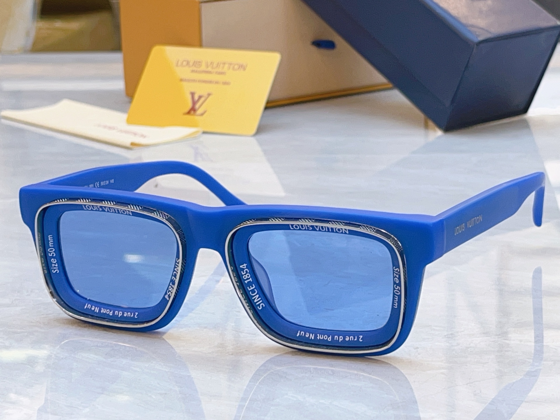 ，【LOUIS VUITTO*】路易*威登新款太阳镜，MODEL：Z2442U，SIZE：50口24-1