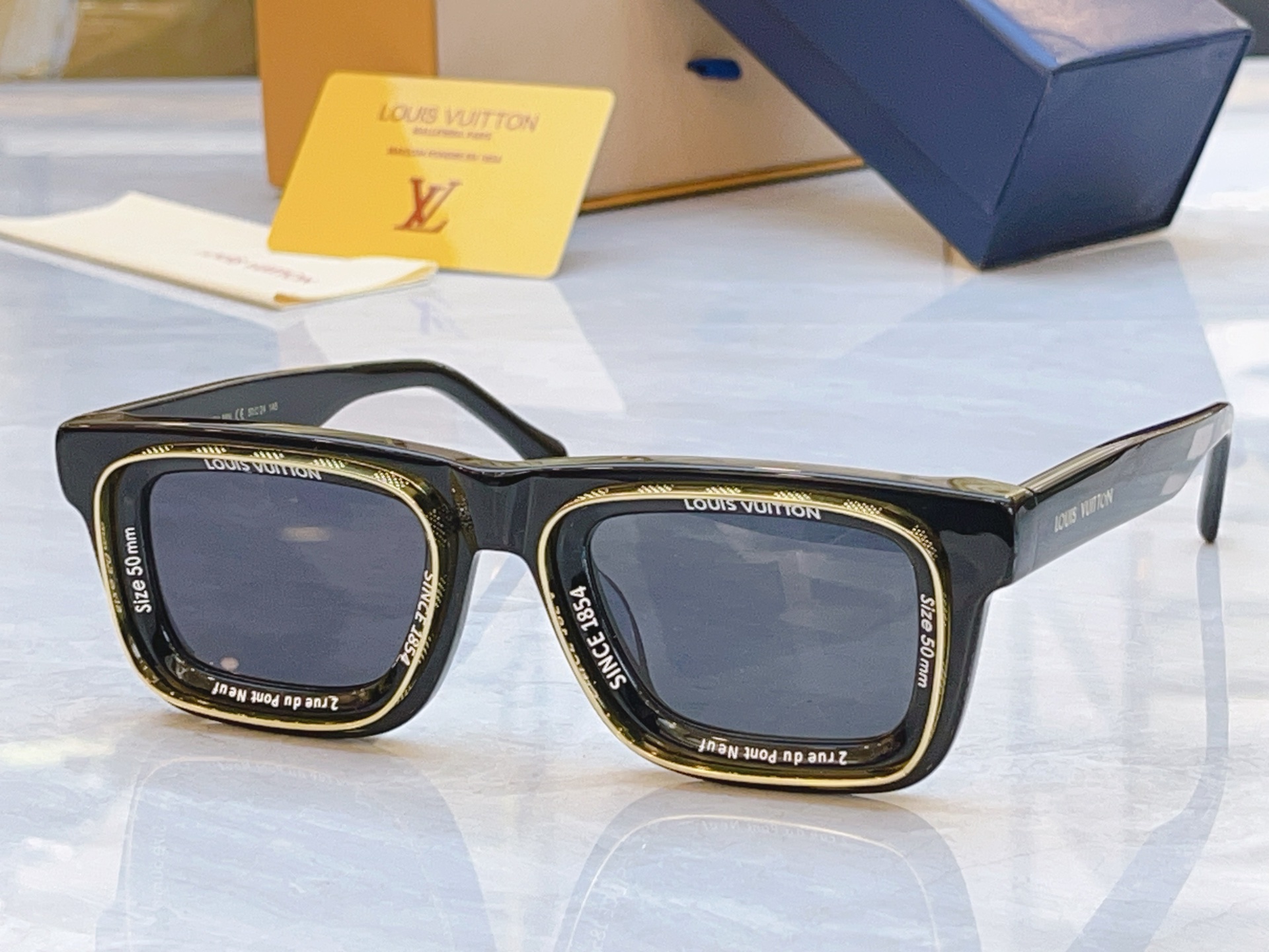 ，【LOUIS VUITTO*】路易*威登新款太阳镜，MODEL：Z2442U，SIZE：50口24-1