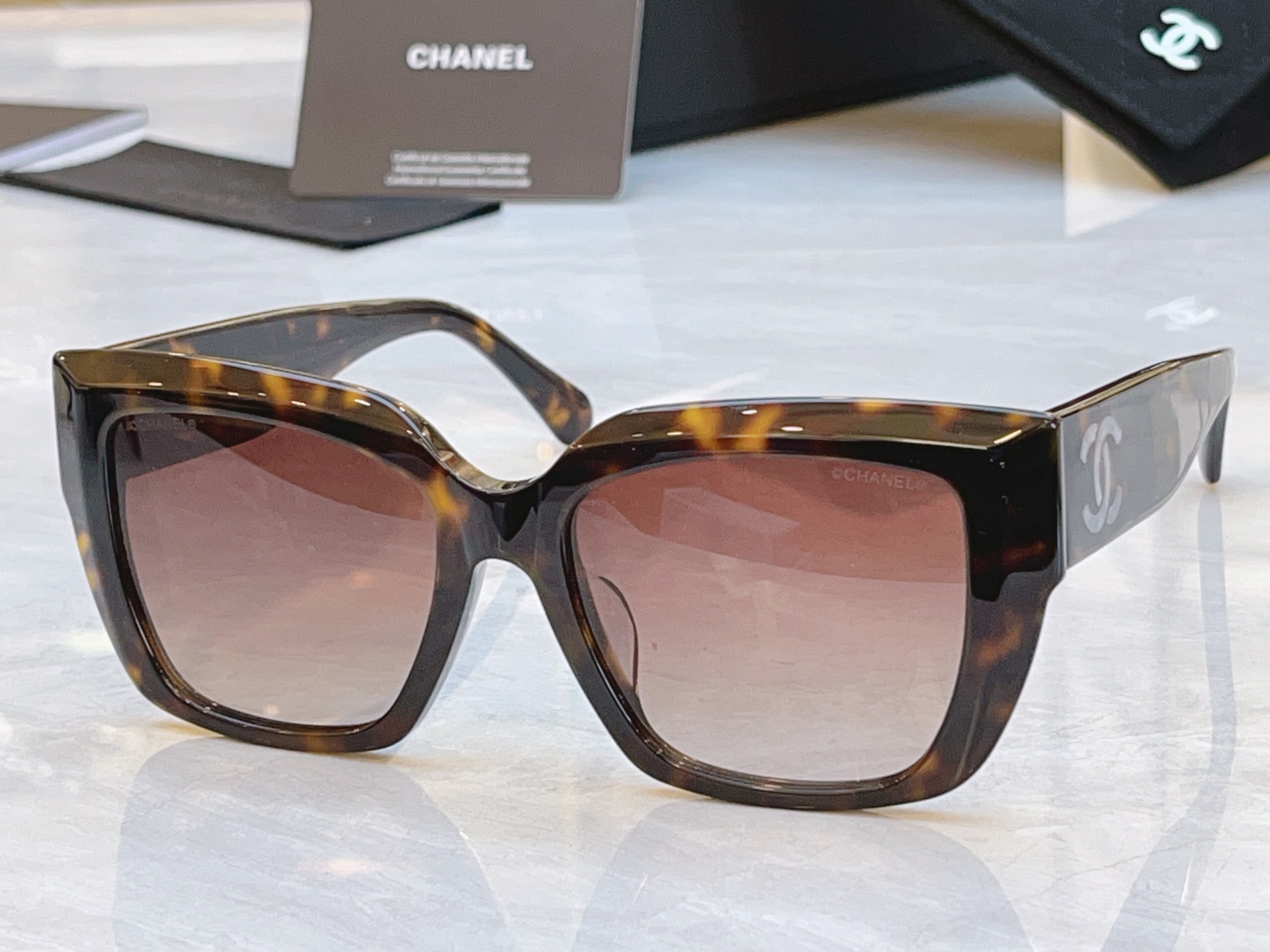 ，【CHANE*】香奈儿新款太阳镜，MODEL：9191-H，SIZE：54口18-145