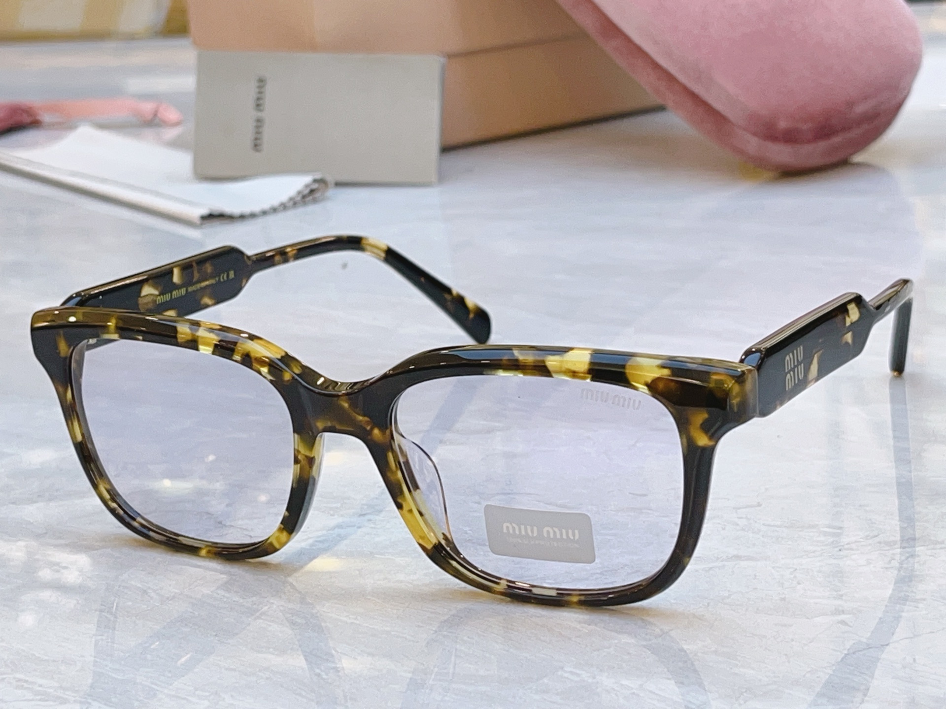 ，【MIUMI*】缪*缪新款太阳镜🕶️，Mod：MU 02ZV，SIZE:51口18-140