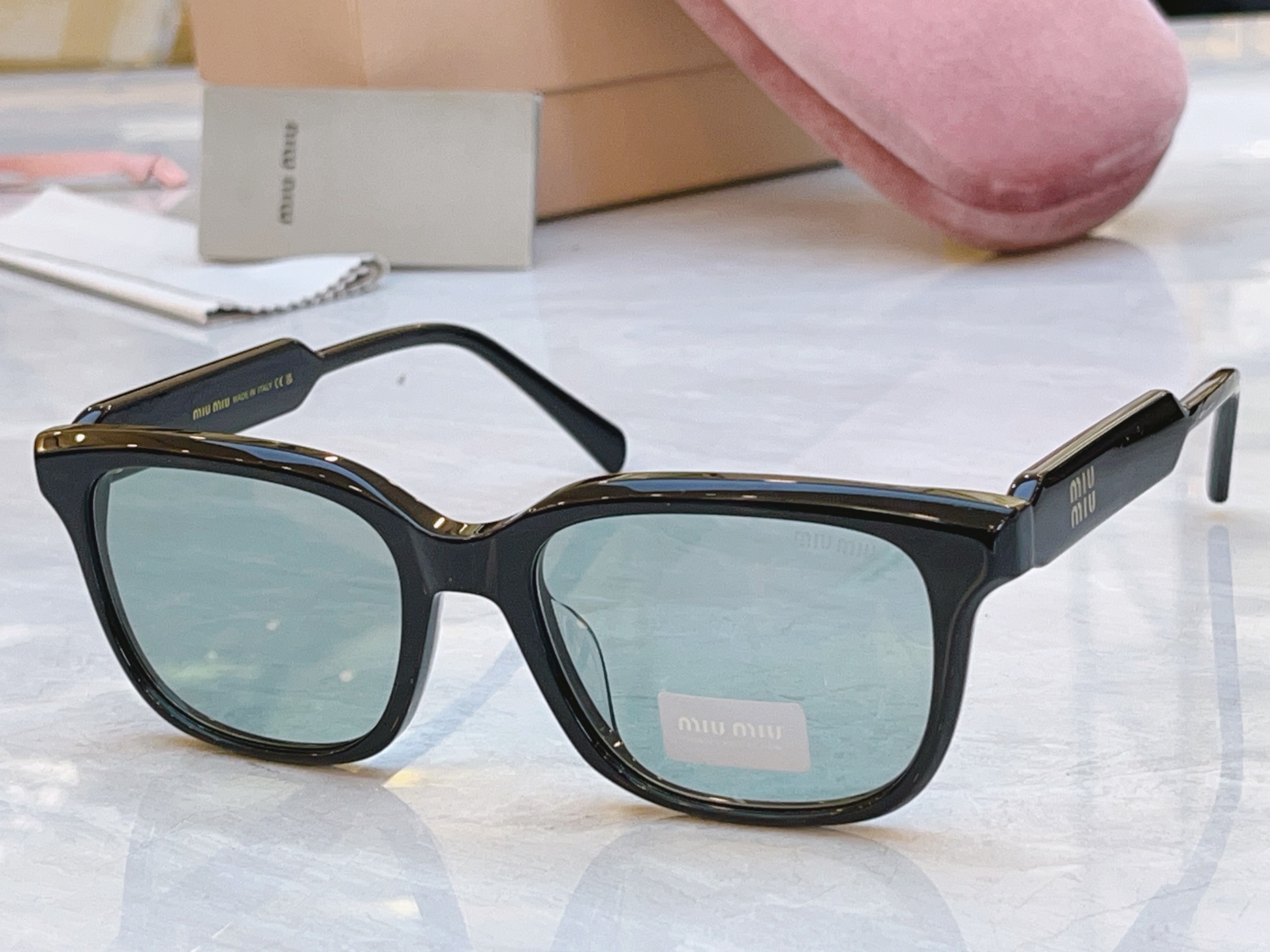 ，【MIUMI*】缪*缪新款太阳镜🕶️，Mod：MU 02ZV，SIZE:51口18-140