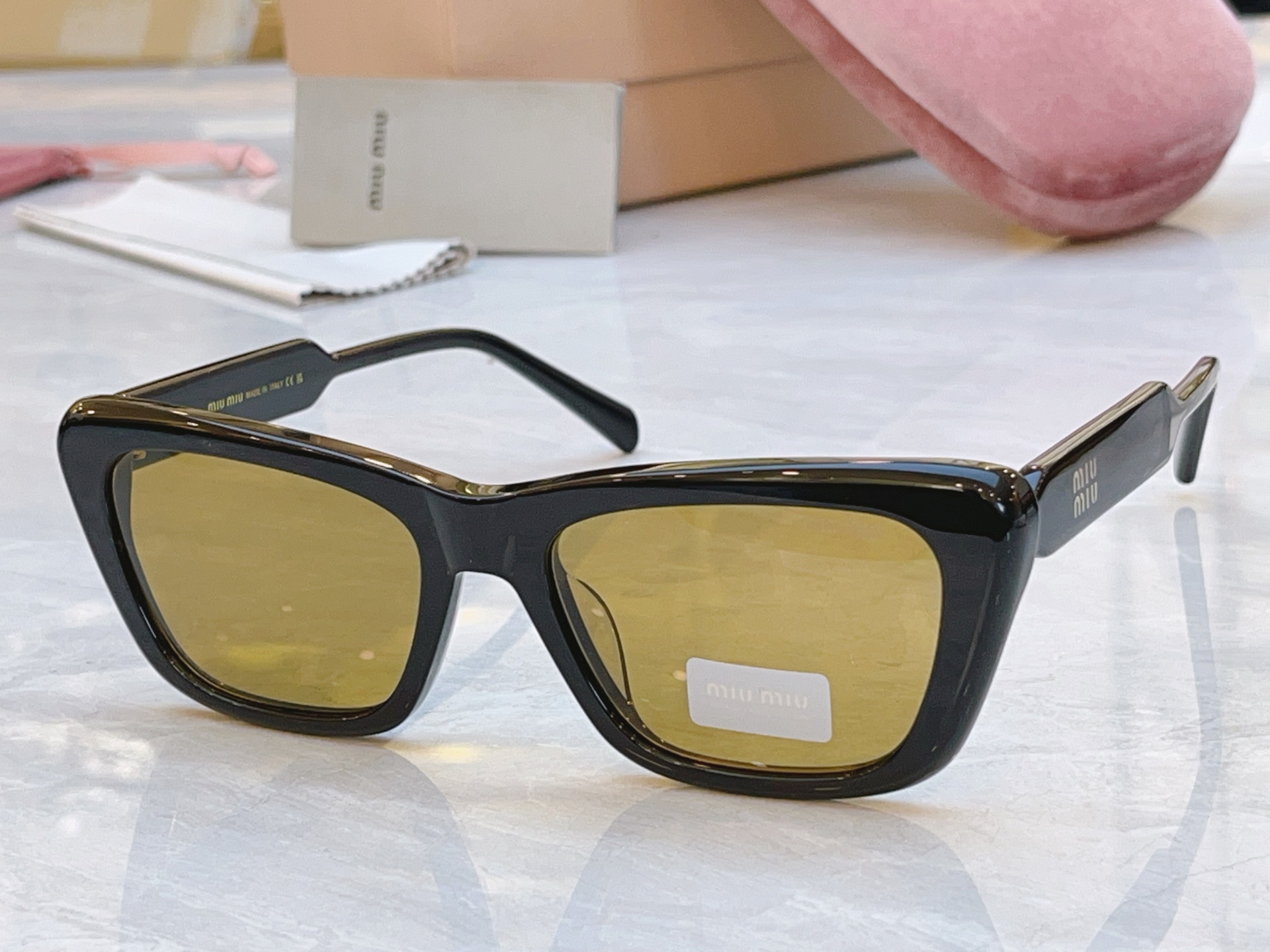 ，【MIUMI*】缪*缪新款太阳镜🕶️，Mod：MU B12SU，SIZE:56口17-140