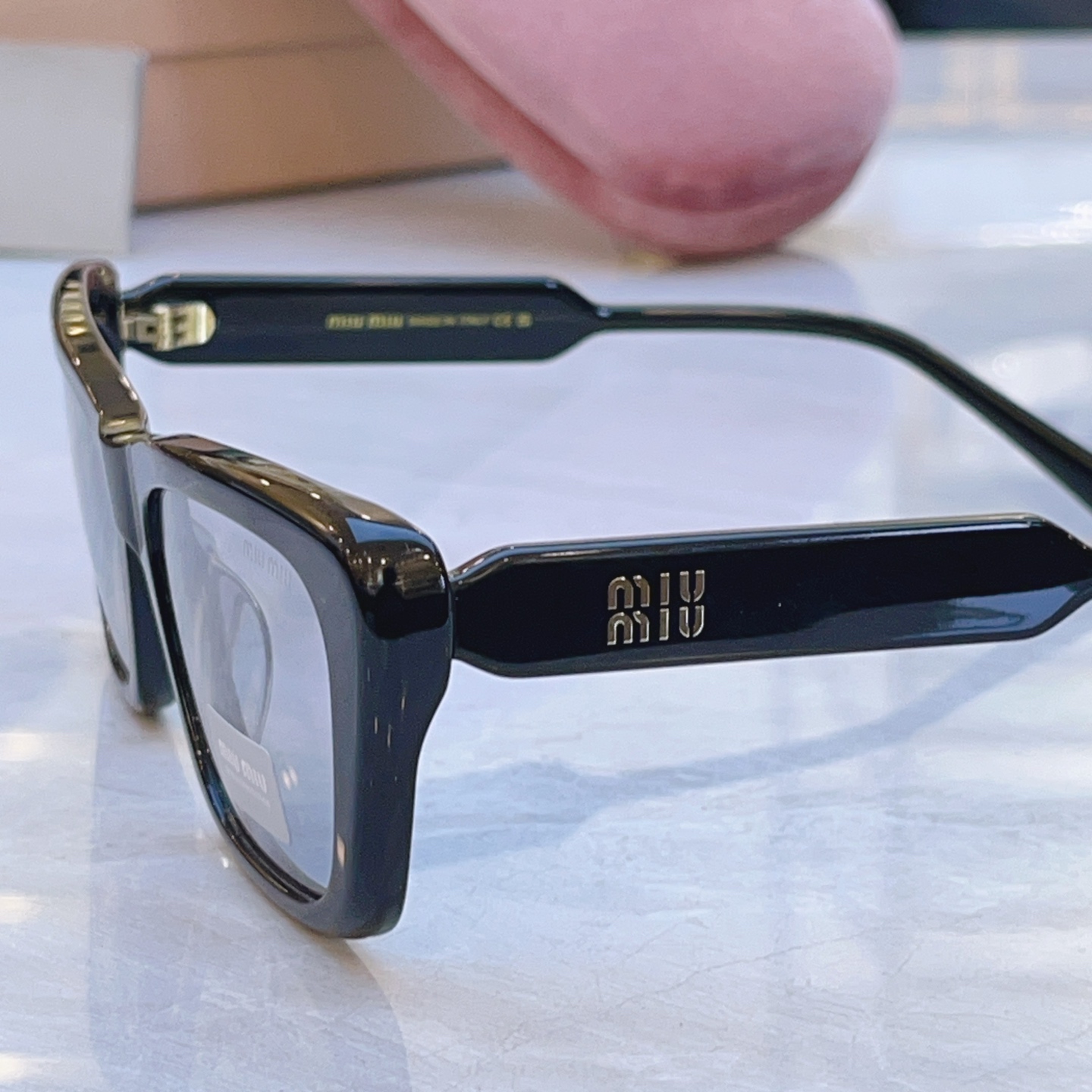 ，【MIUMI*】缪*缪新款太阳镜🕶️，Mod：MU B12SU，SIZE:56口17-140