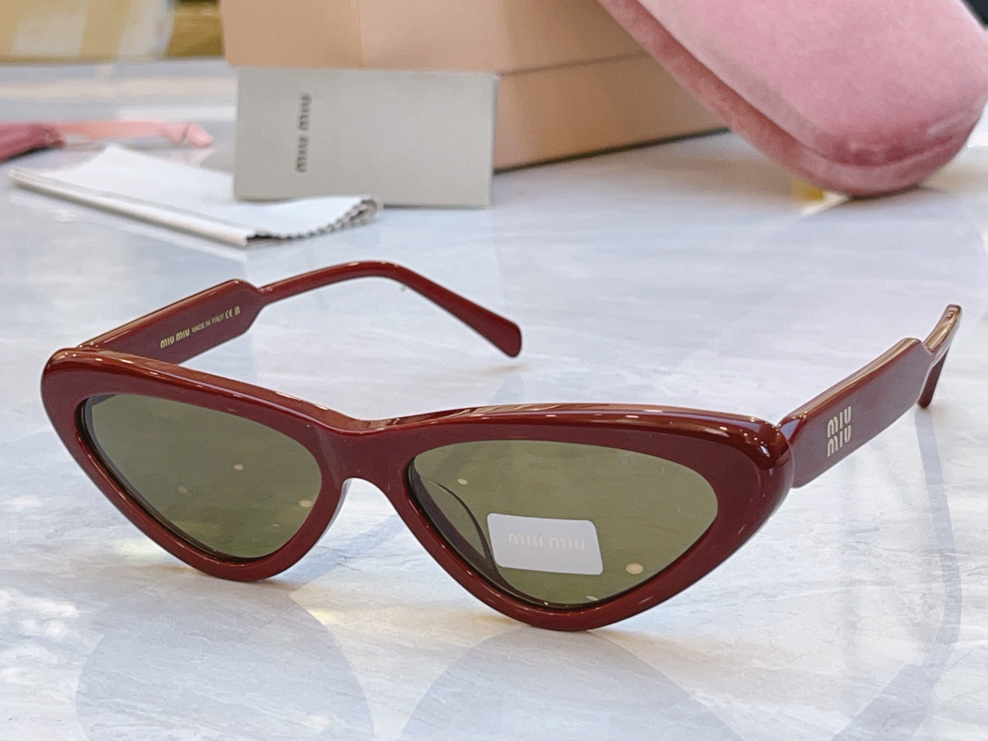 ，【MIUMI*】缪*缪新款太阳镜🕶️，Mod：MU B11SU，SIZE:54口18-140